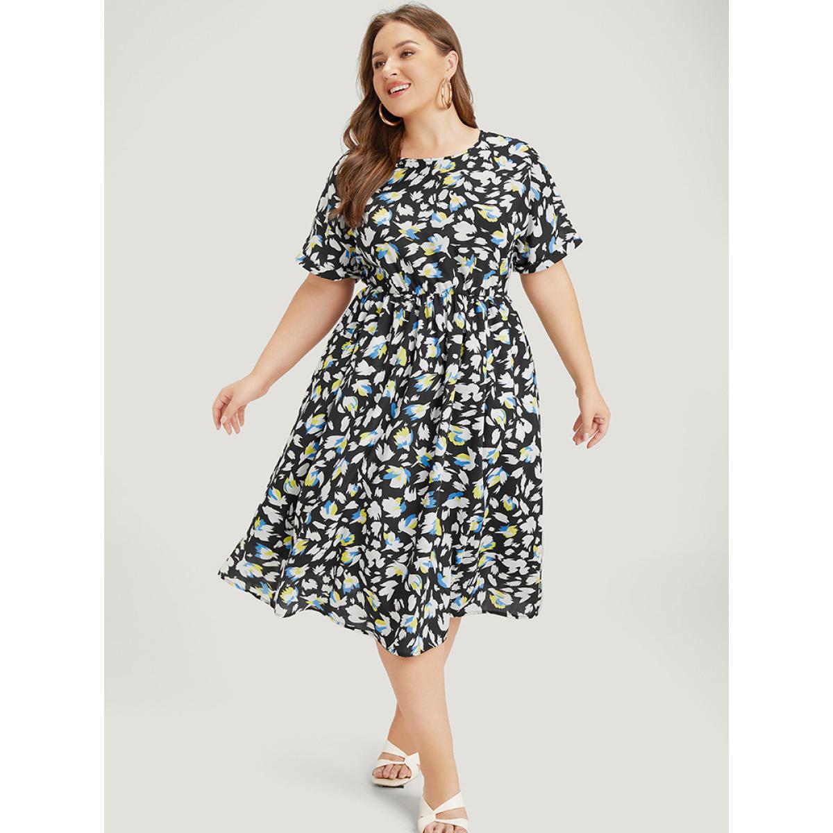 Plus Size Floral Print Pocket Round Neck Flutter Hem Dress Black Women Elegant Ruffles Round Neck Short sleeve Curvy Midi Dress BloomChic 22-24/3X Product Image