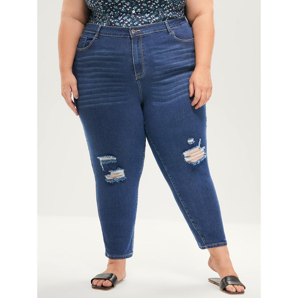 Plus Size Skinny Moderately Stretchy Mid Rise Medium Wash Pocket Jeans Women Blue Casual Plain Pocket Medium stretch Pocket Jeans BloomChic 10/M Product Image