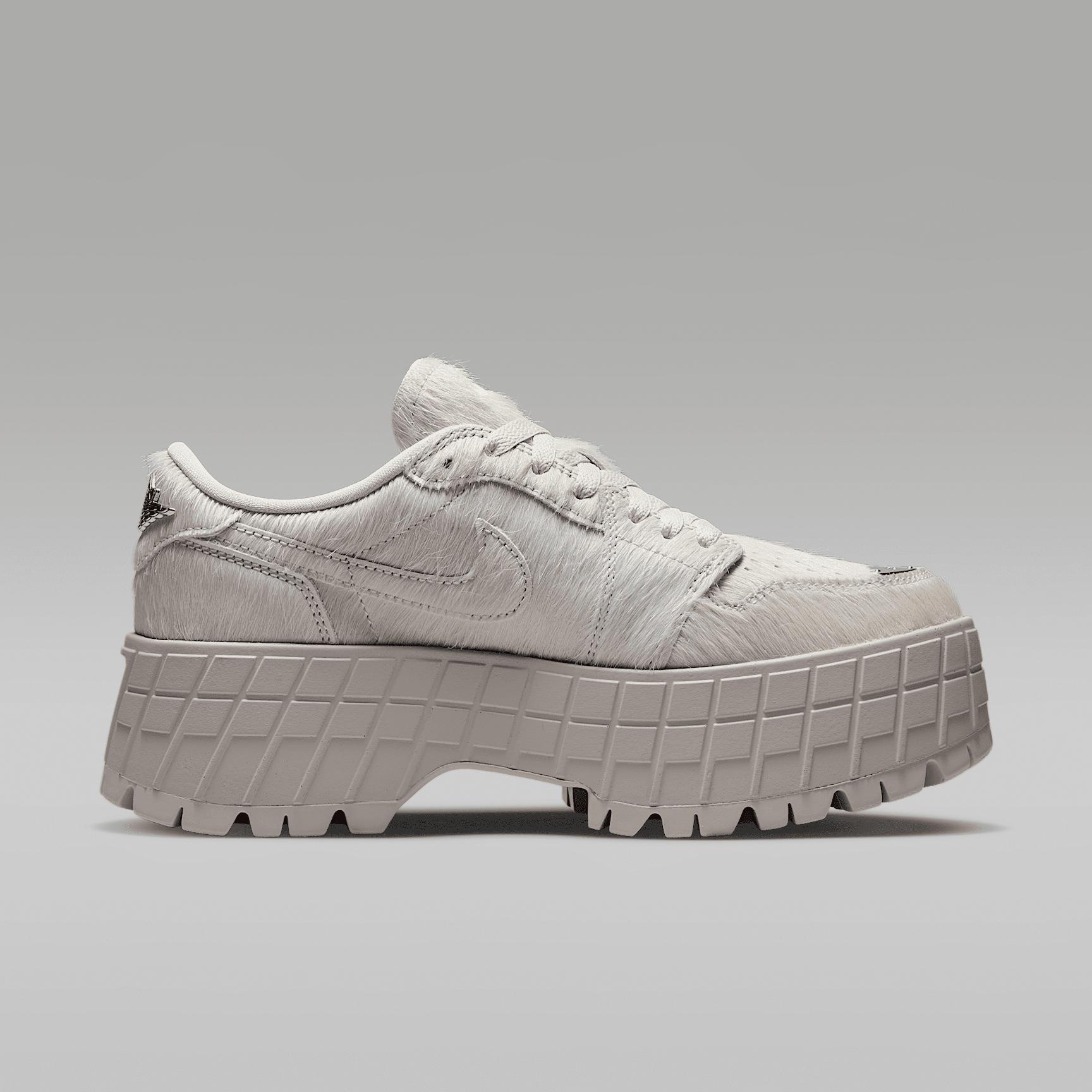 Air Jordan 1 Brooklyn Low Women's Shoes Product Image