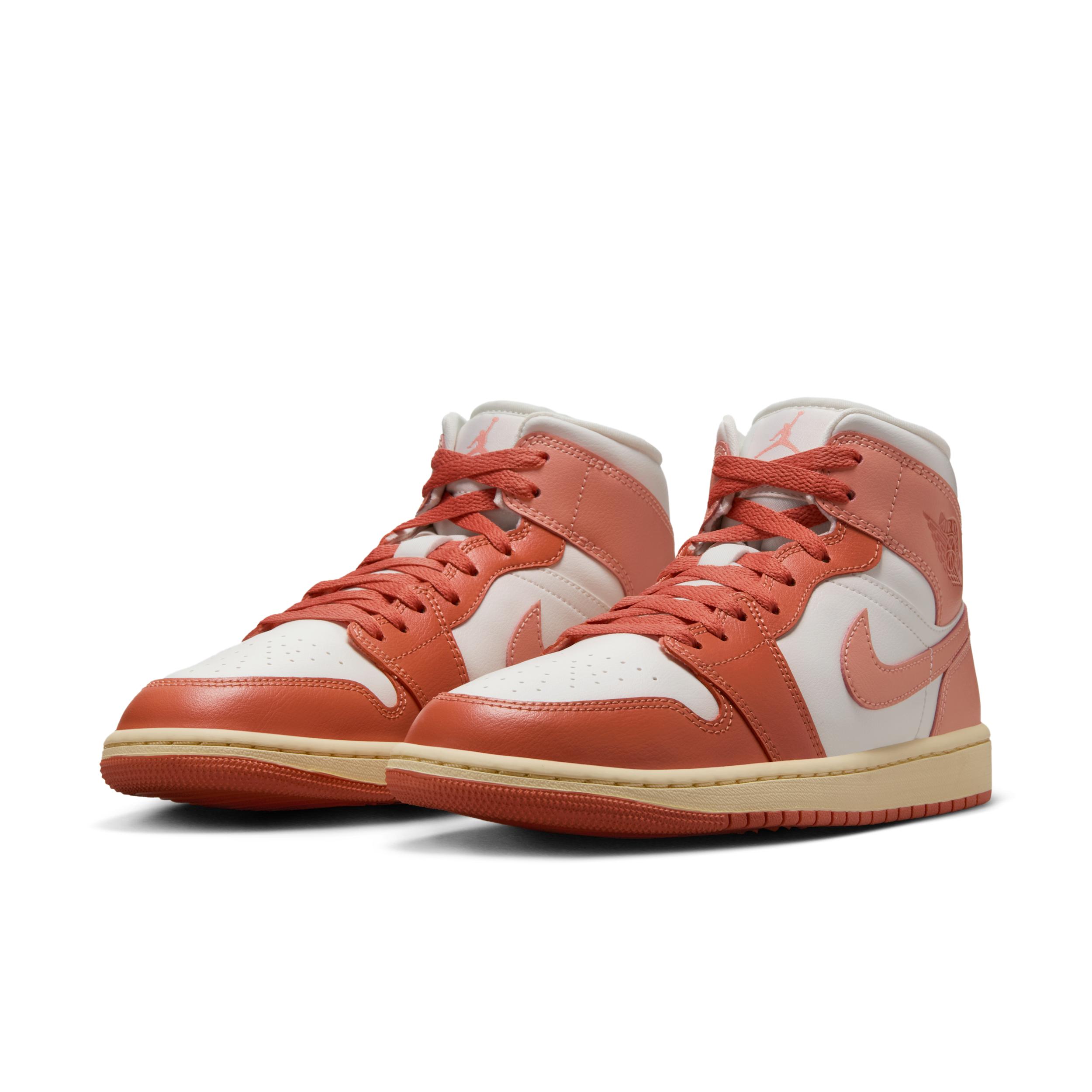 Women's Air Jordan 1 Mid Shoes Product Image
