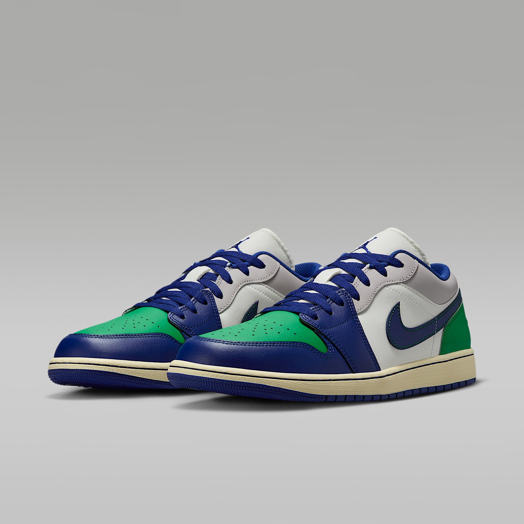 Mens Air Jordan 1 Low Shoes | 553558-147 Product Image
