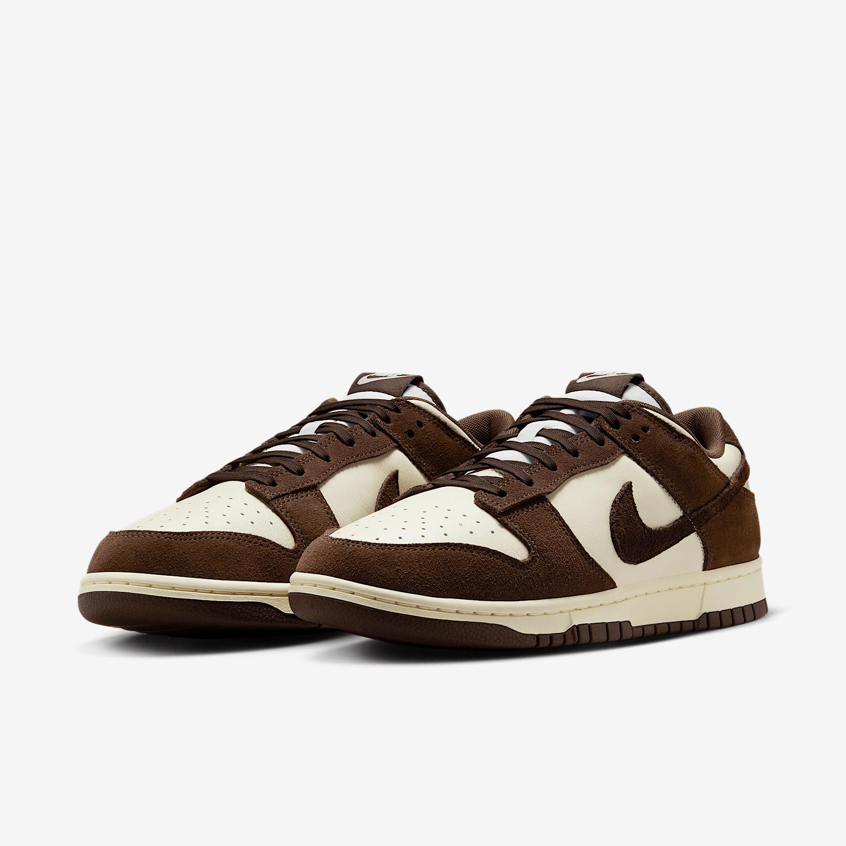 Nike Men's Dunk Low Retro SE Leather/Suede Shoes Product Image