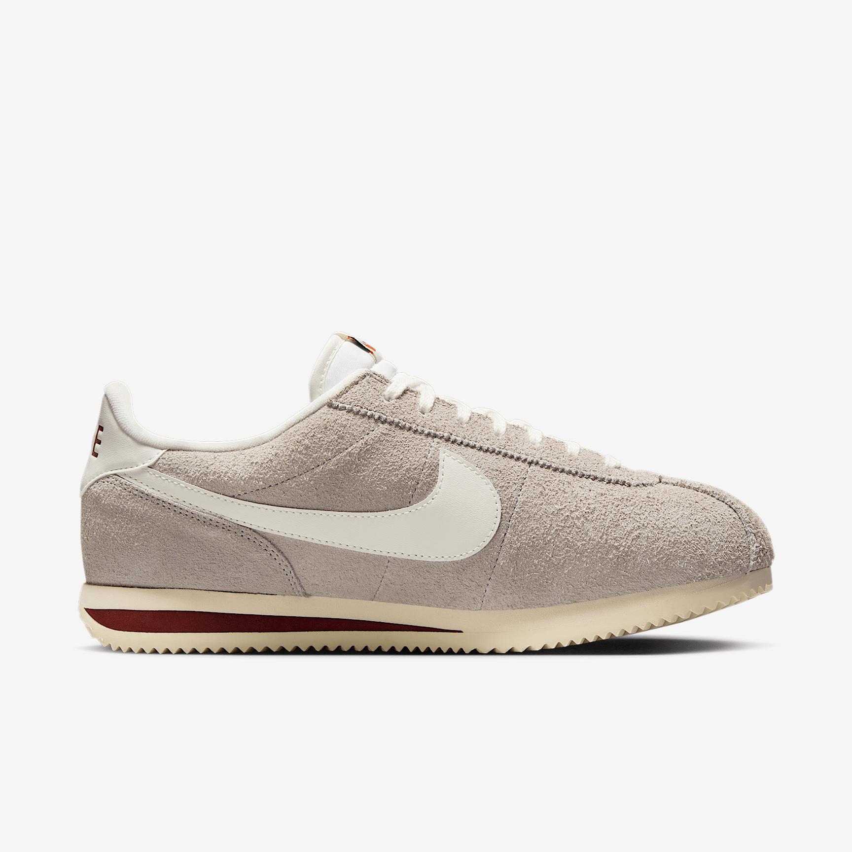 Mens Nike Cortez SE Suede Casual Shoes Product Image