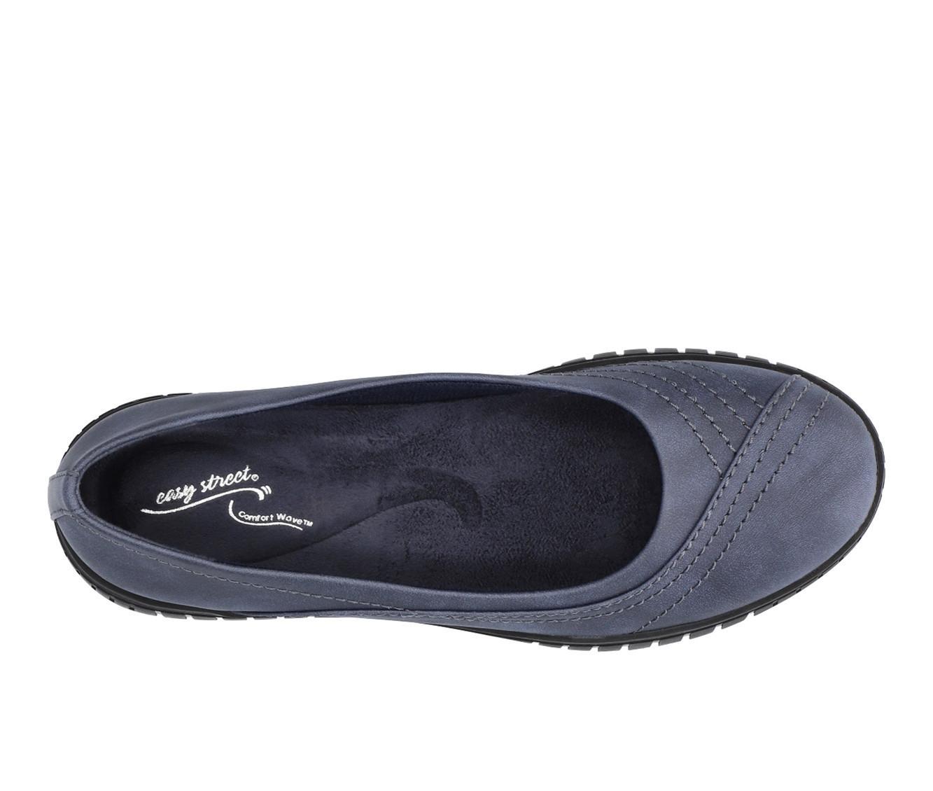 Women's Easy Street Cosma Product Image