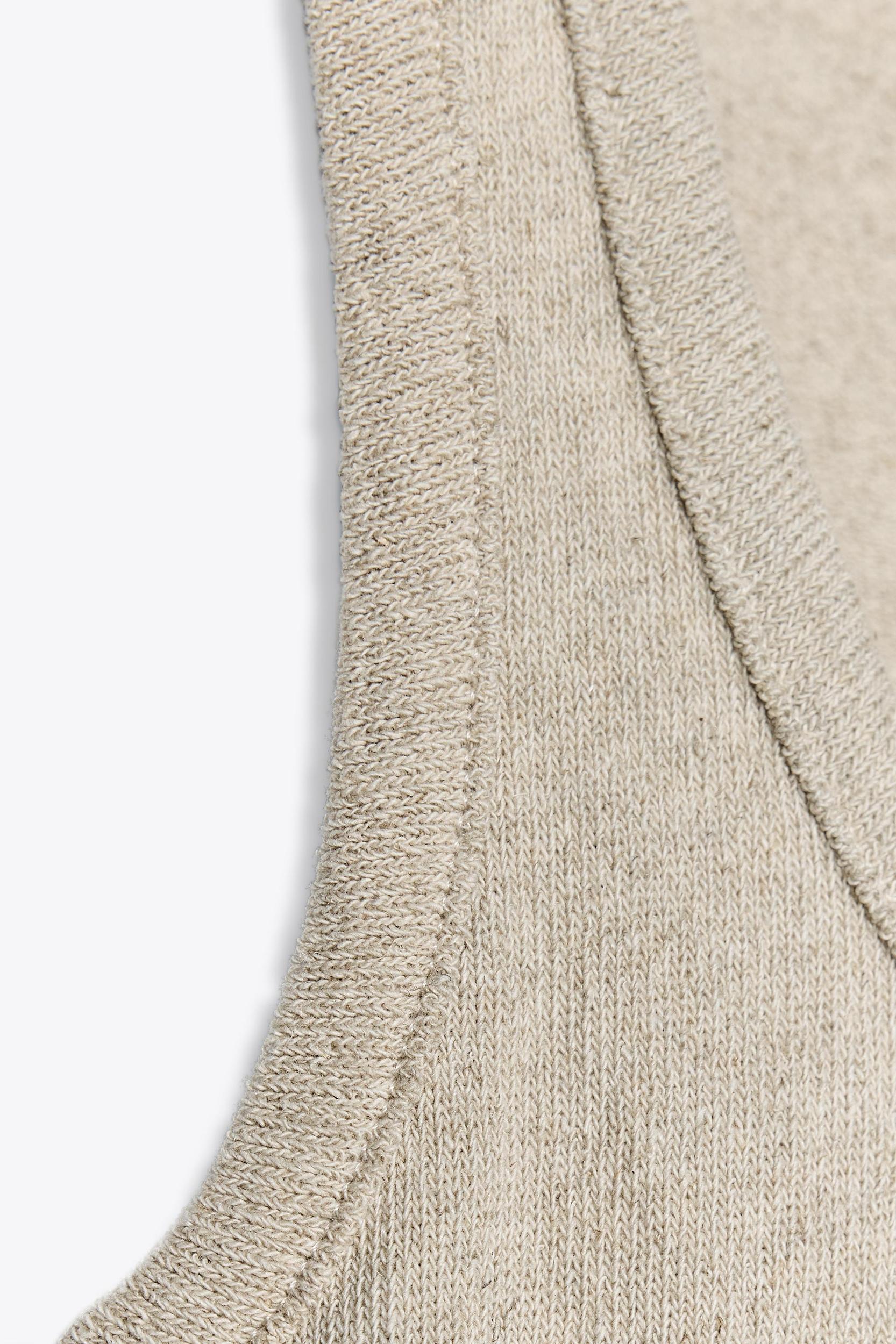 LINEN T-SHIRT Product Image