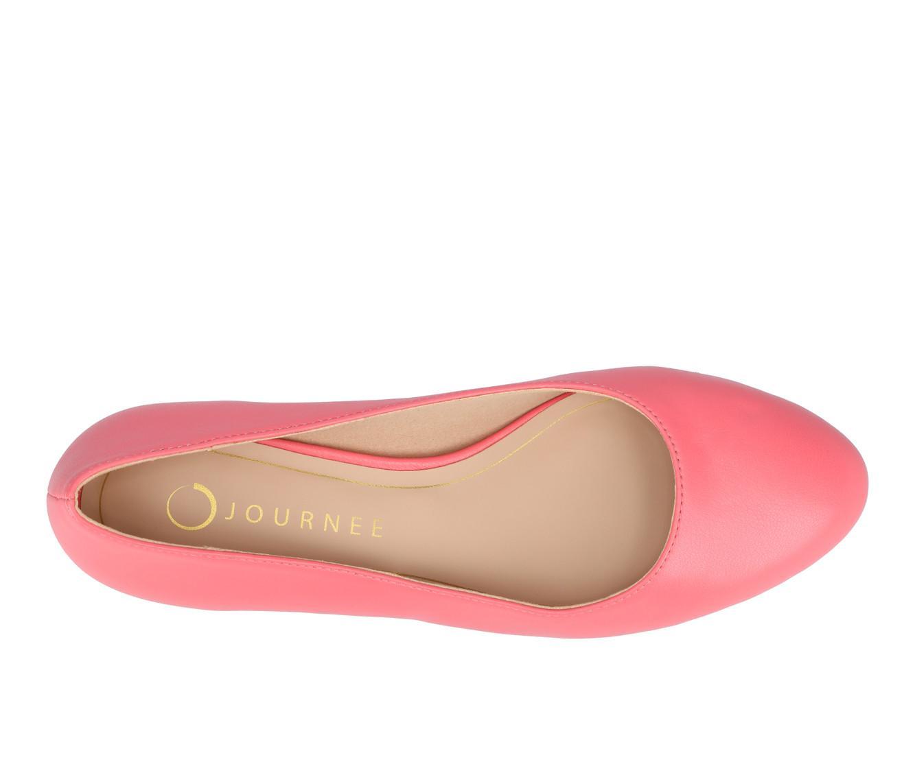 Women's Journee Collection SaarII Pumps Product Image