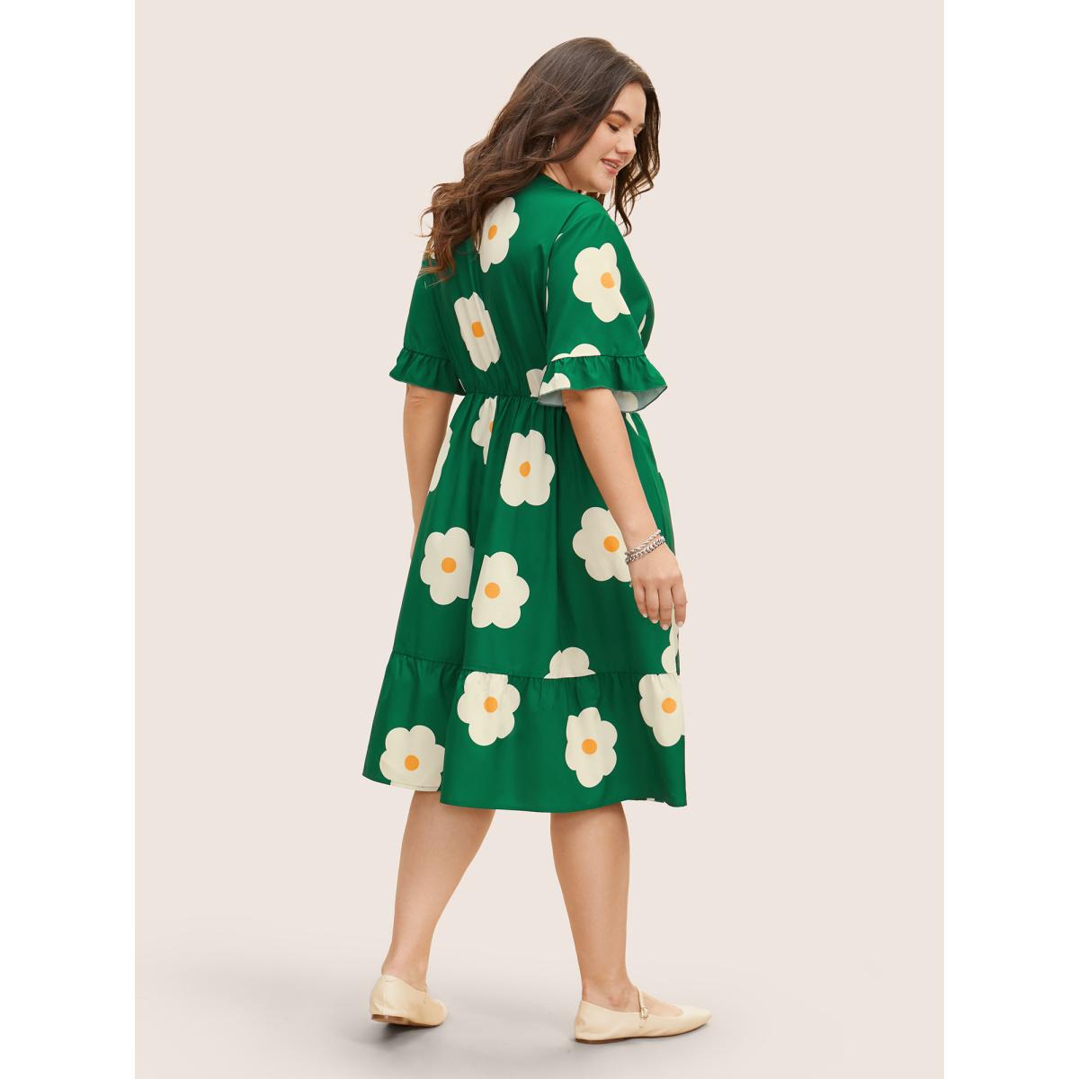 Plus Size Notched Collar Floral Button Up Ruffles Dress DarkGreen Women Casual Button Notched collar Half Sleeve Curvy BloomChic 28/5X Product Image