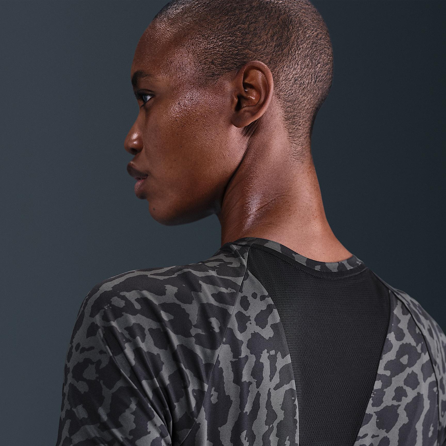 Nike Women's Swift Dri-FIT Short-Sleeve Running Top Product Image