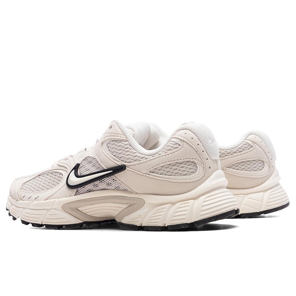 Women's V5 RNR - Light Orewood Brown/Pale Ivory/Black Female Product Image