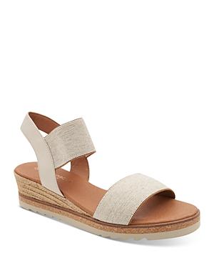 Andre Assous Womens Neveah Wedge Heel Sandals Product Image