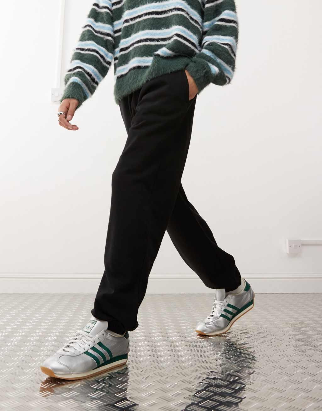Weekday oversized sweatpants in black Product Image
