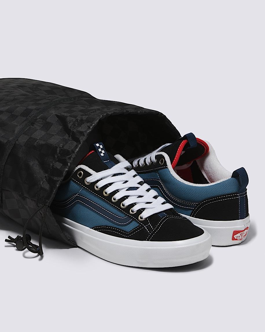 Skate Overnight Backpack in Black| Vans US Product Image