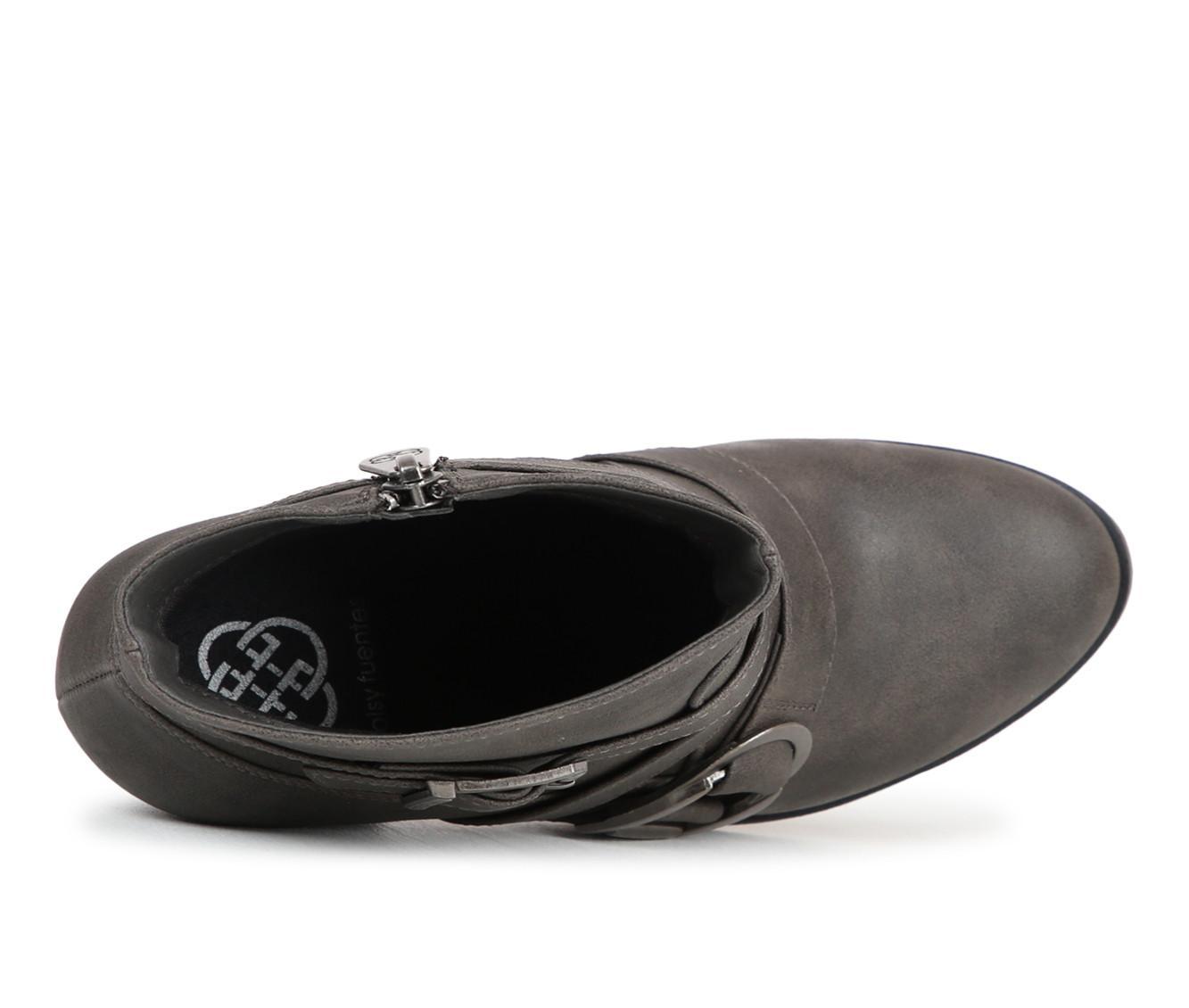 Women's Daisy Fuentes Cady Heeled Booties Product Image