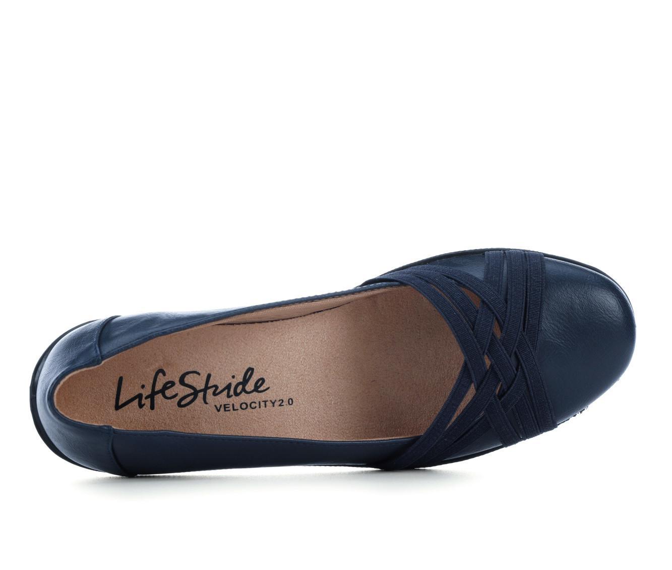 Women's LifeStride Incredible 2 Low Wedge Pumps Product Image