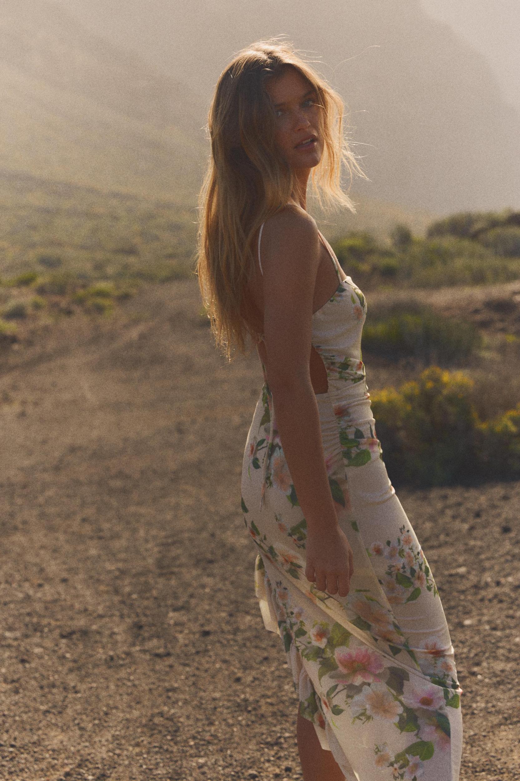 FLORAL PRINT RUFFLED DRESS Product Image