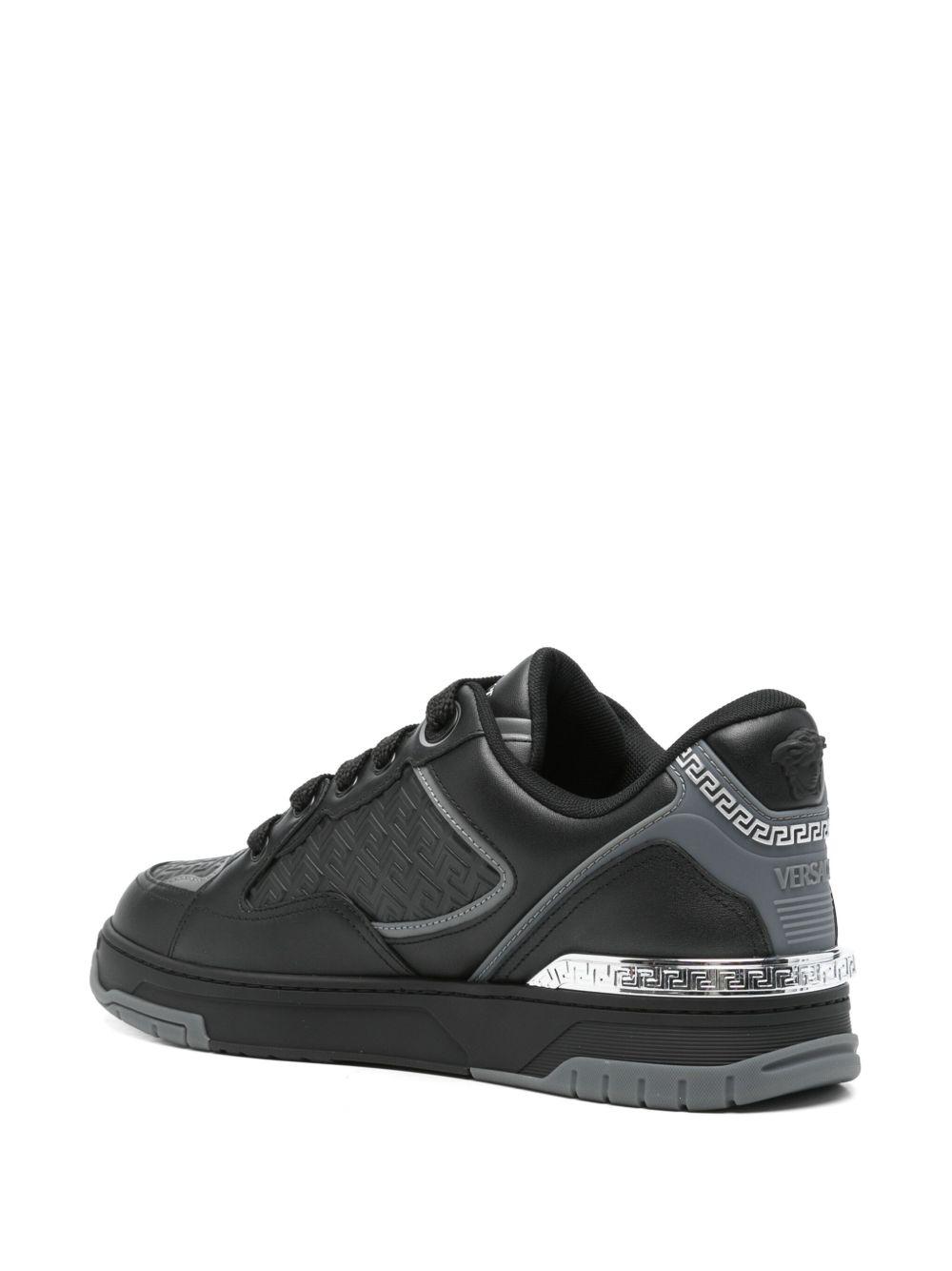 low-top sneakers Product Image