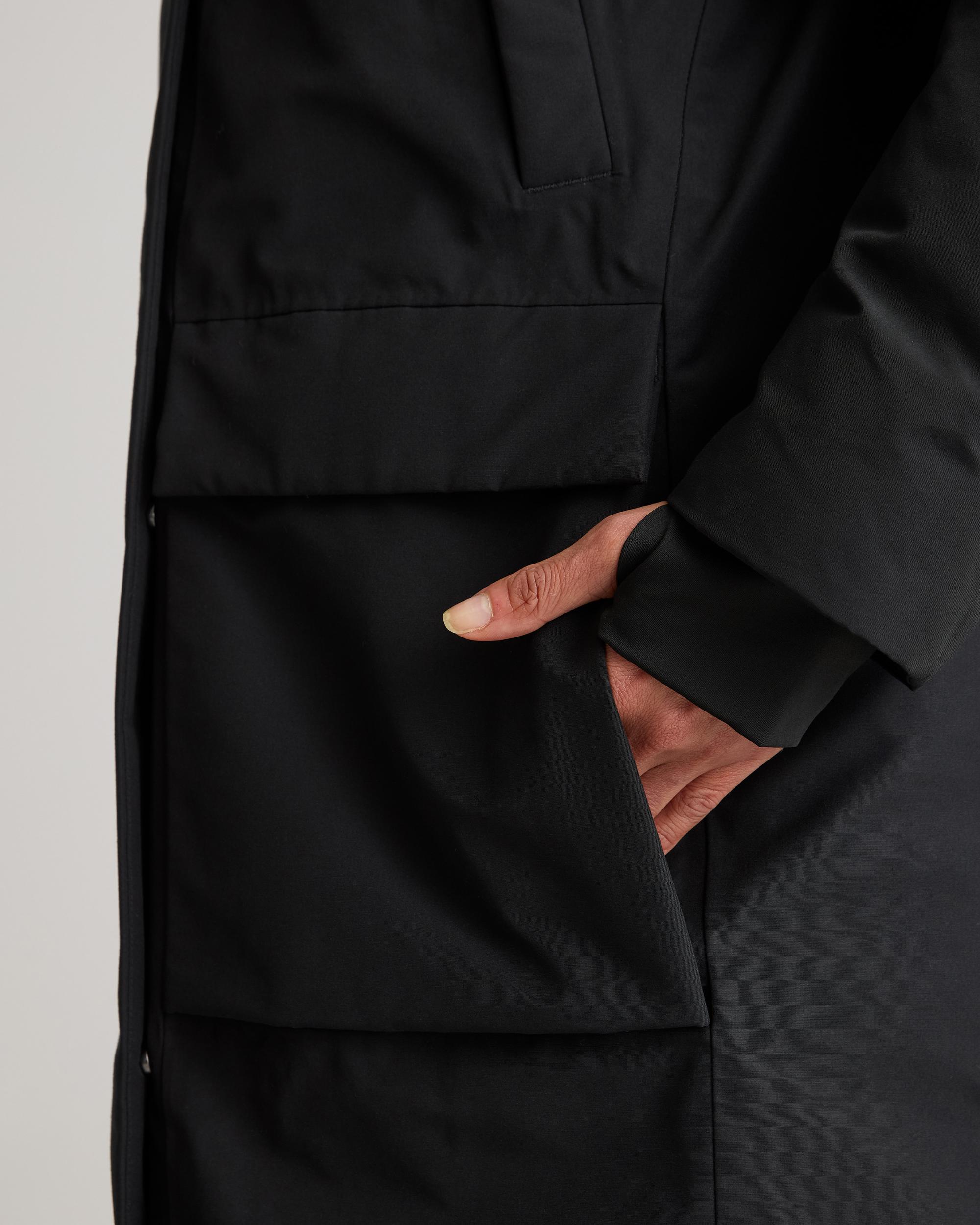 Quince | Women's Responsible Down Hooded Long Parka Size XL, Recycled Polyester Product Image