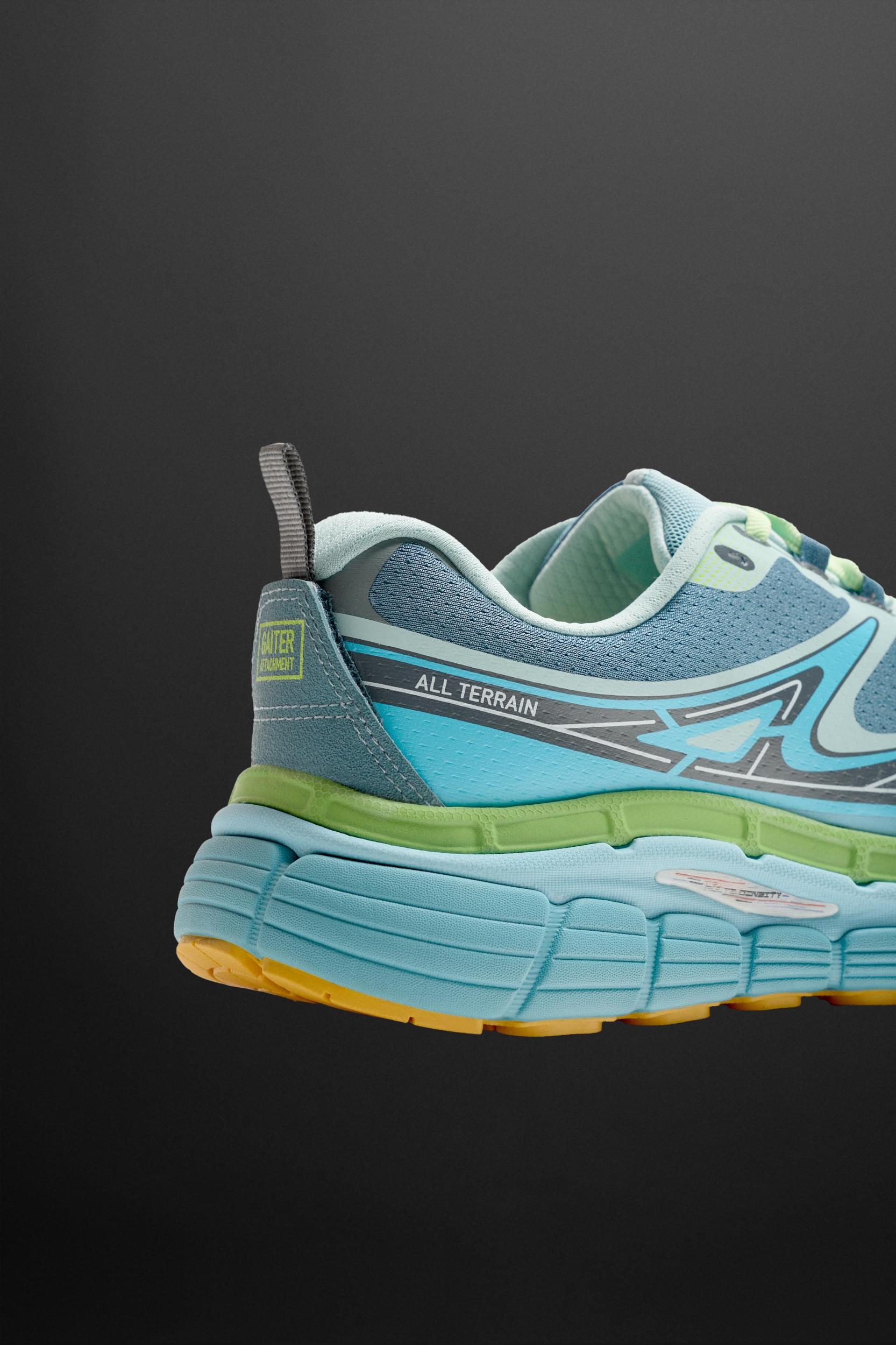 RUNNING SNEAKERS Product Image
