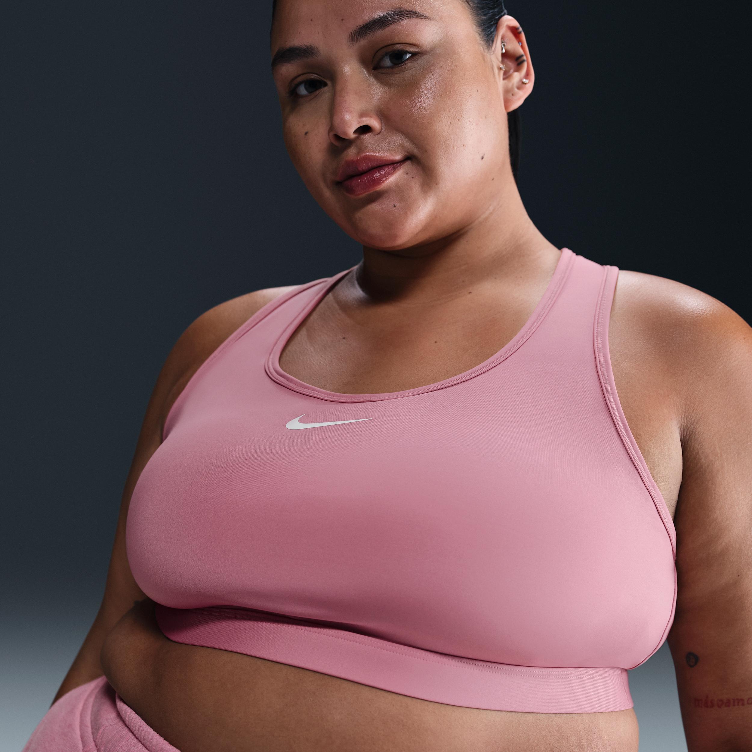 Nike Swoosh Medium Support Women's Padded Sports Bra (Plus Size) Product Image