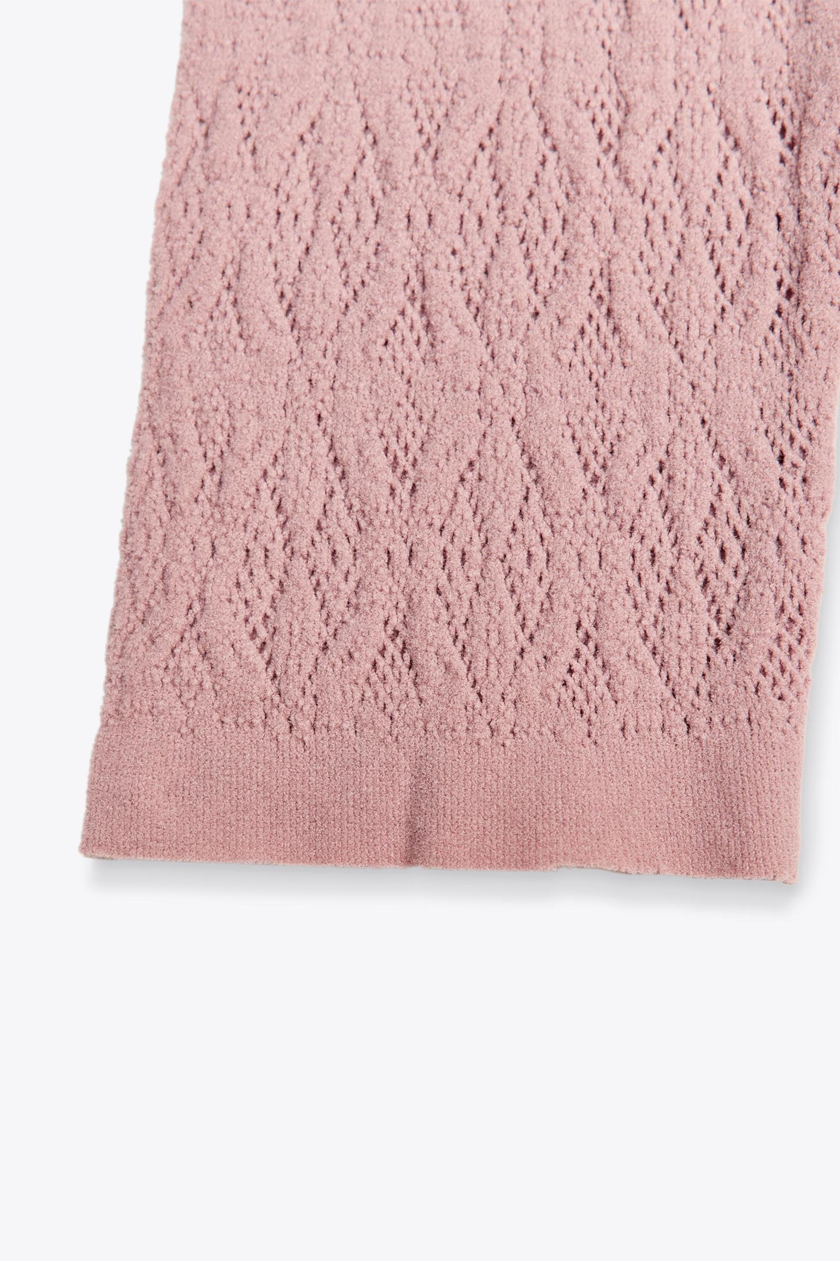 SEAMLESS LACE TOP Product Image