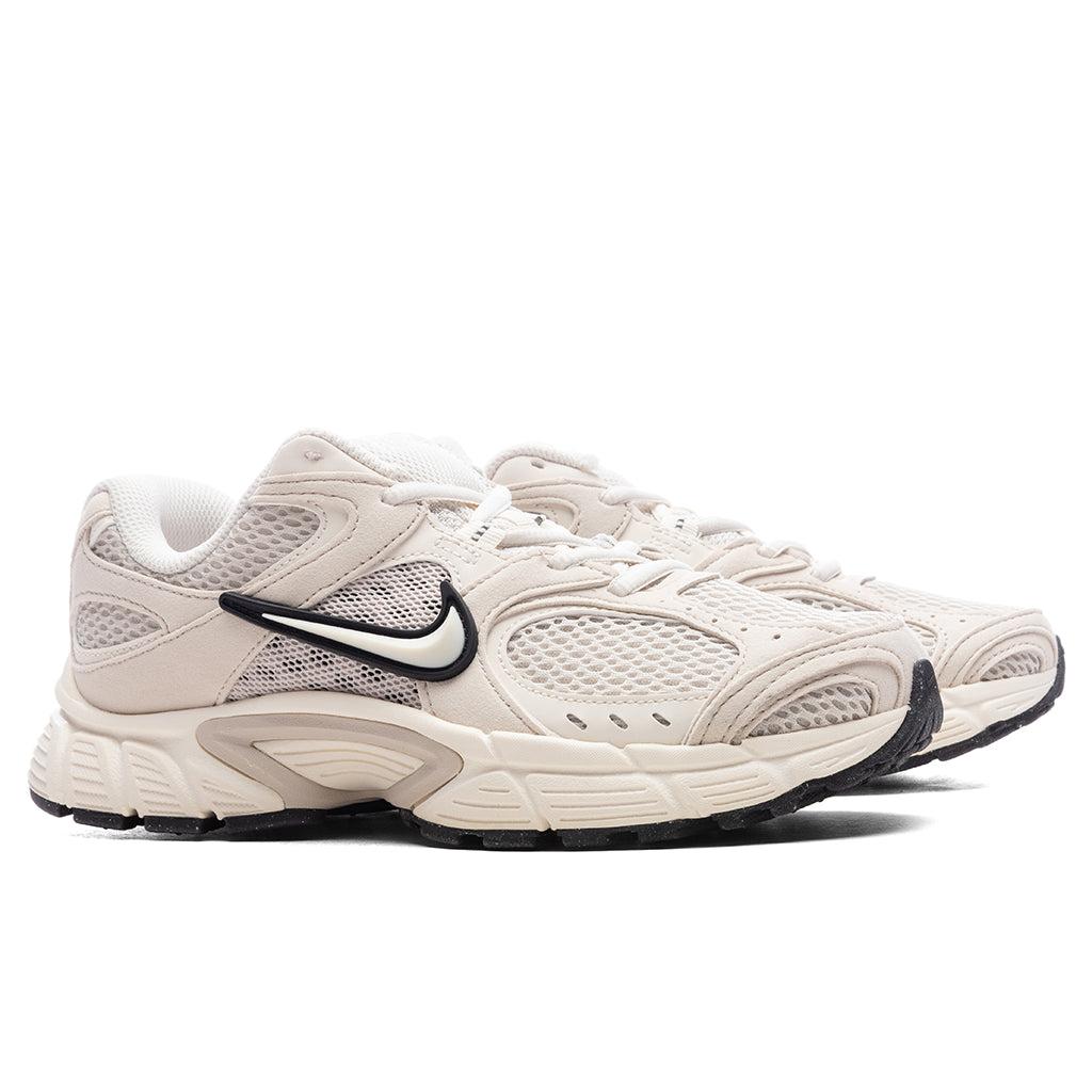 Women's V5 RNR - Light Orewood Brown/Pale Ivory/Black Female Product Image