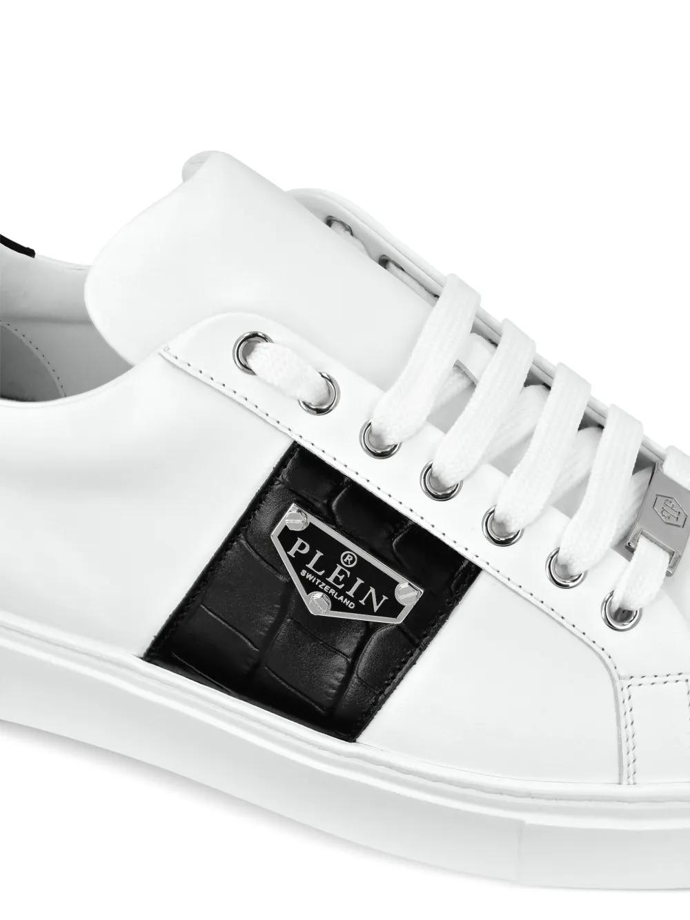 Triangle Plein-plaque leather sneakers Product Image