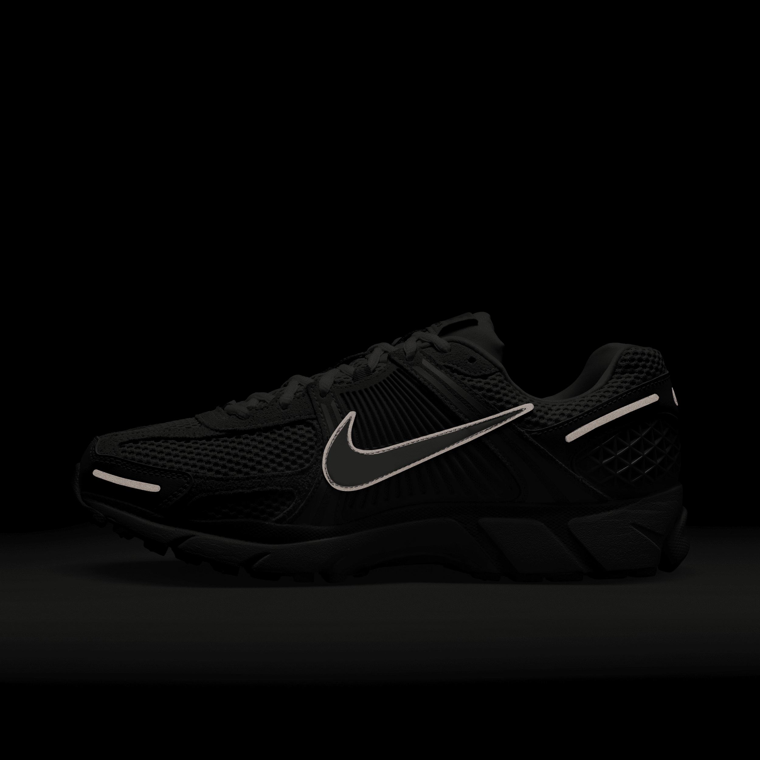 Nike Men's Zoom Vomero 5 SE Shoes Product Image