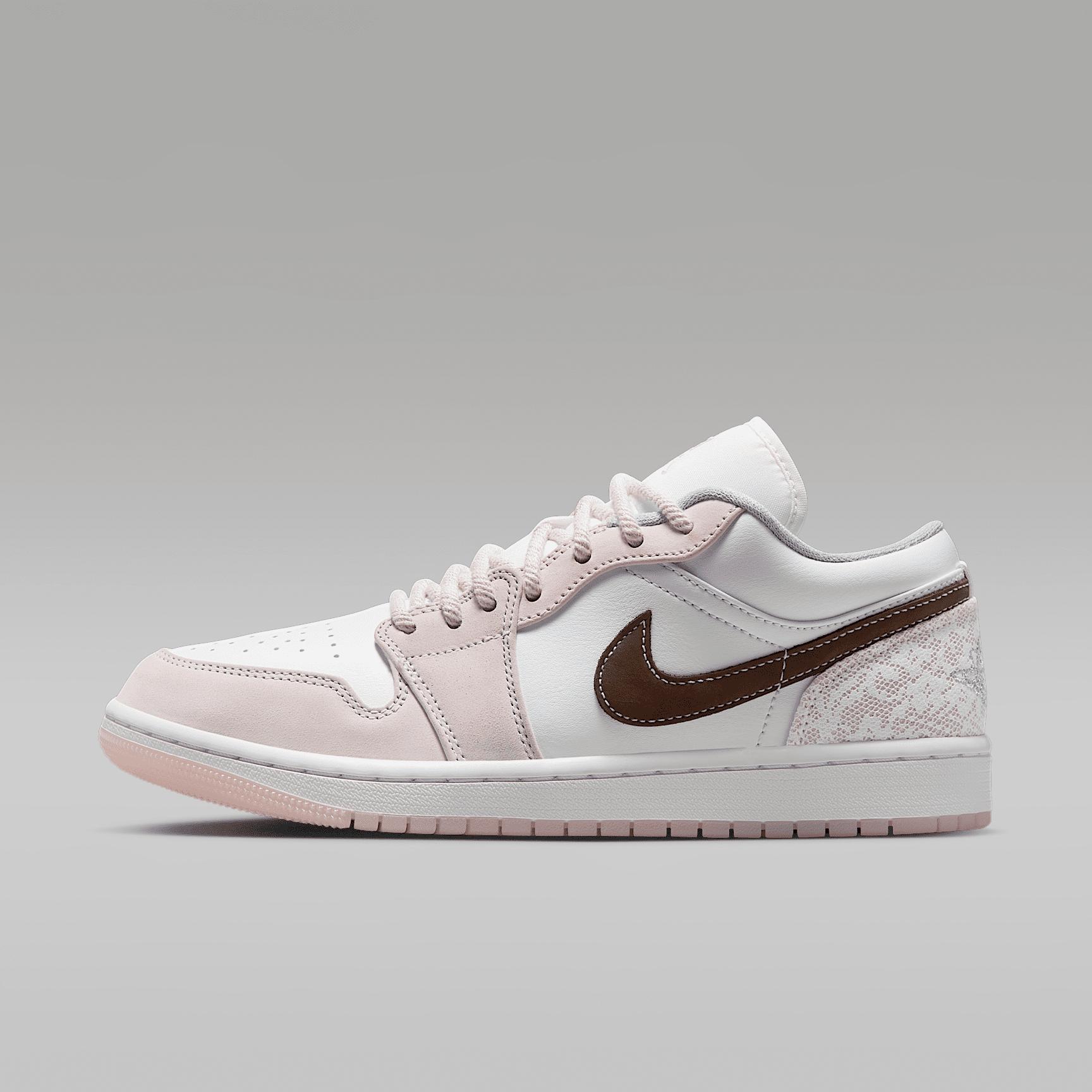 Womens Air Jordan 1 Low Shoes | IB8859-101 Product Image