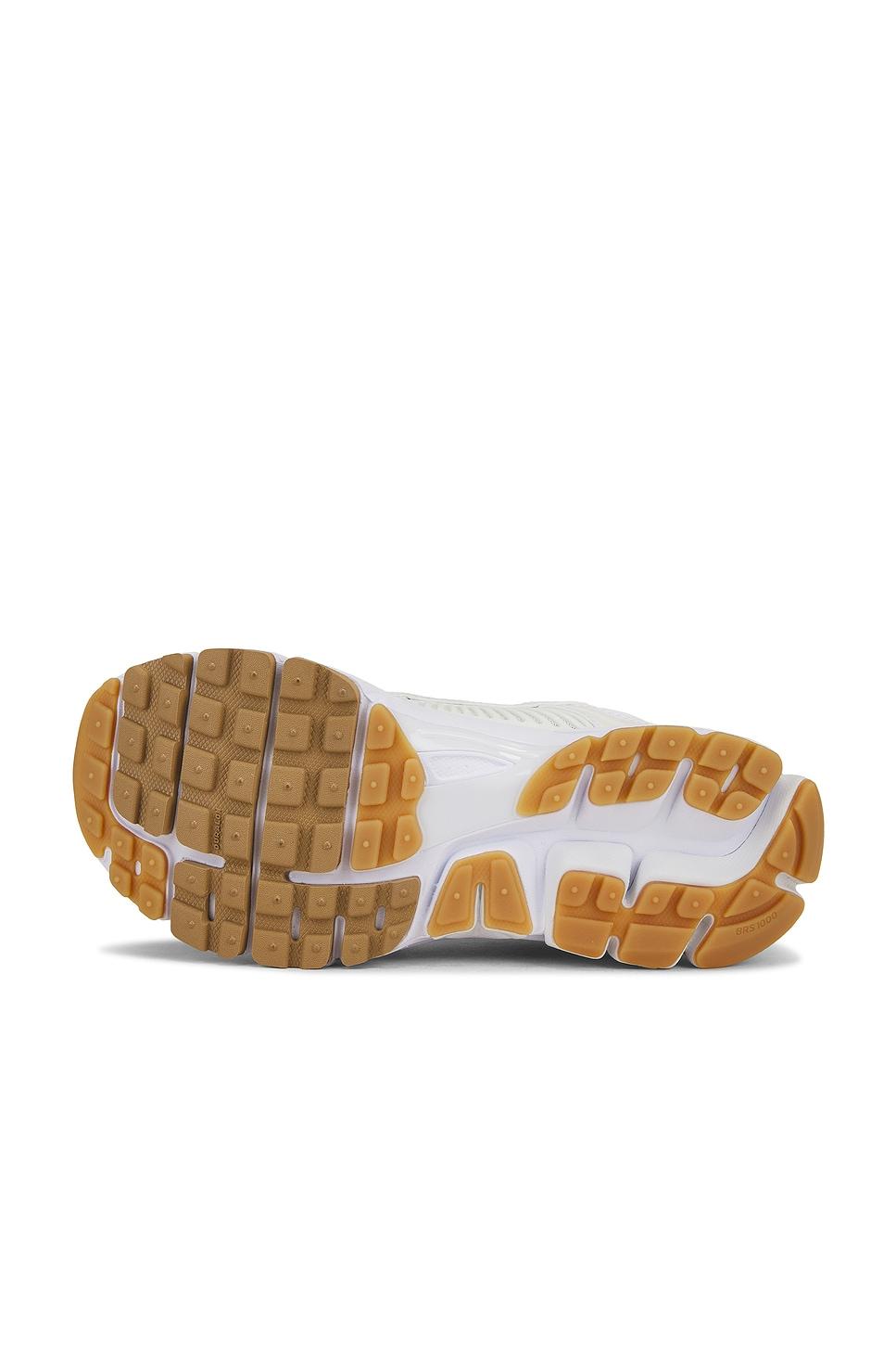 Zoom Vomero 5 Sneaker Product Image