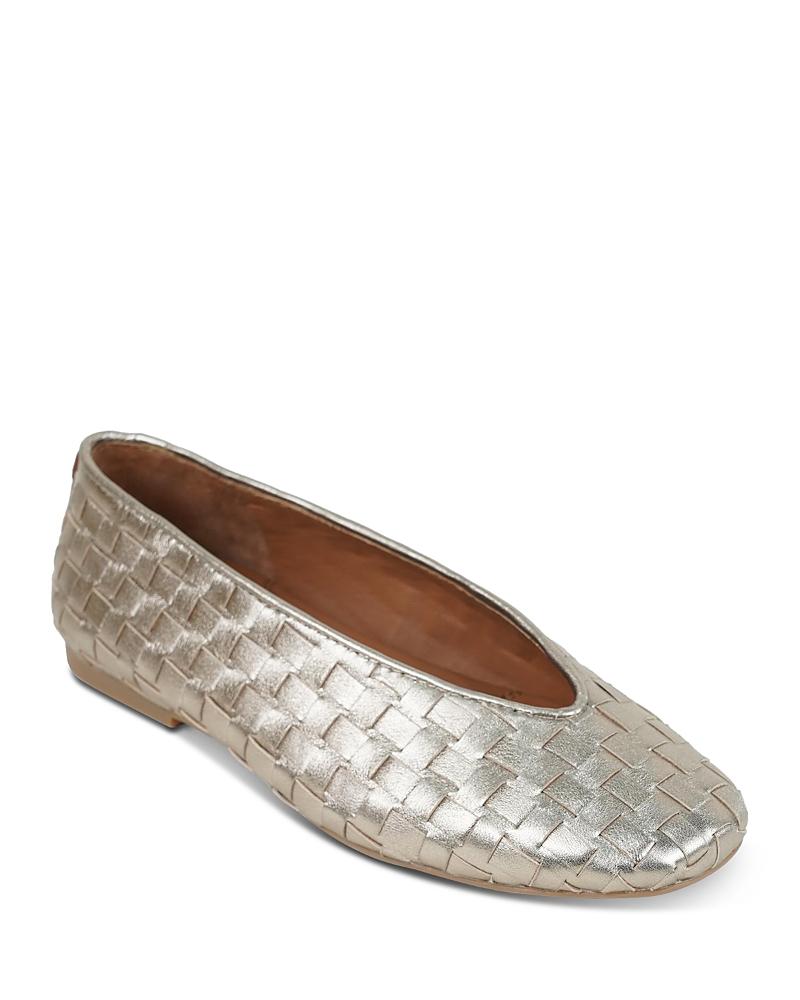 Gentle Souls by Kenneth Cole Womens Willow Woven Square Toe Flats Product Image