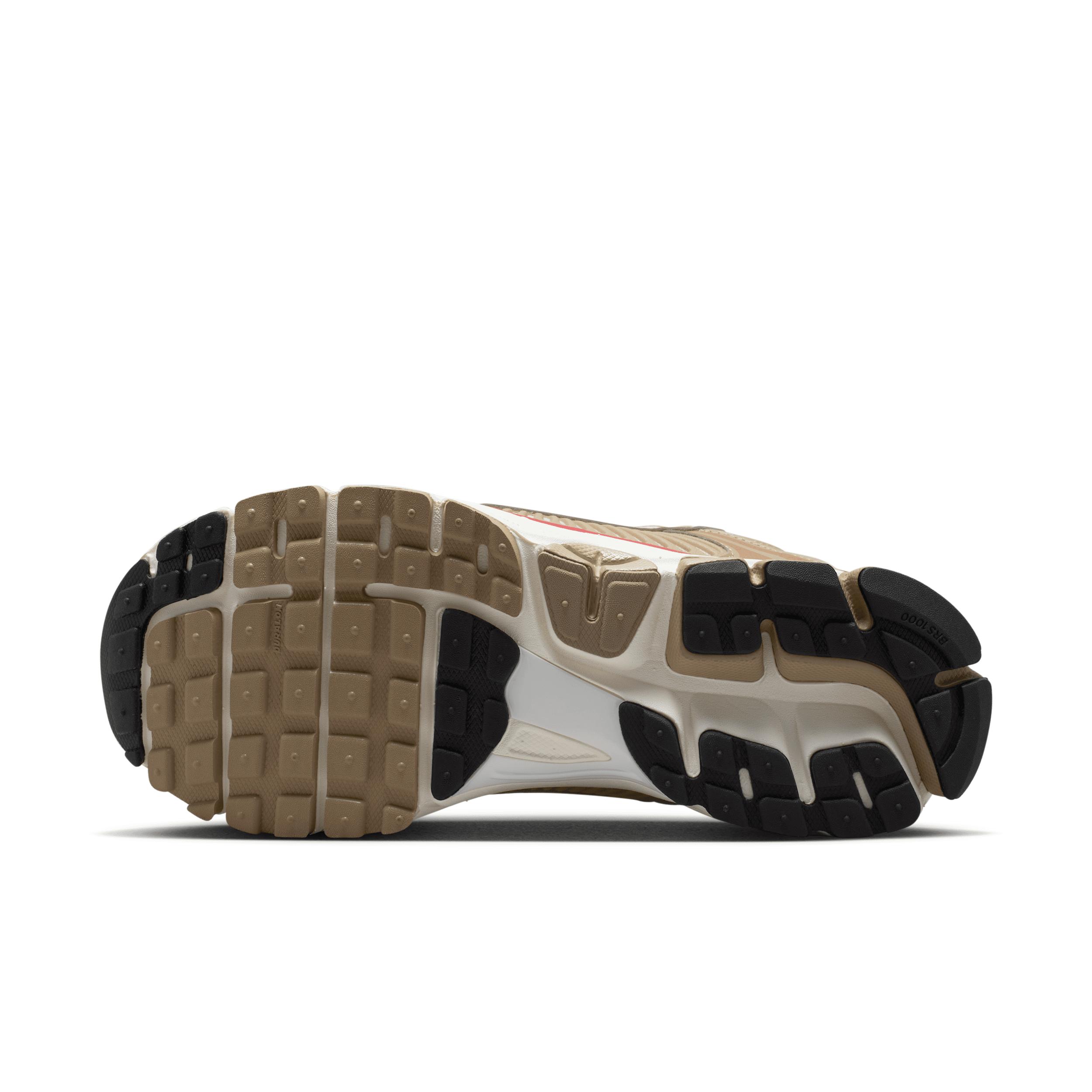 Nike Womens Zoom Vomero Shoes | HV0826-247 Product Image