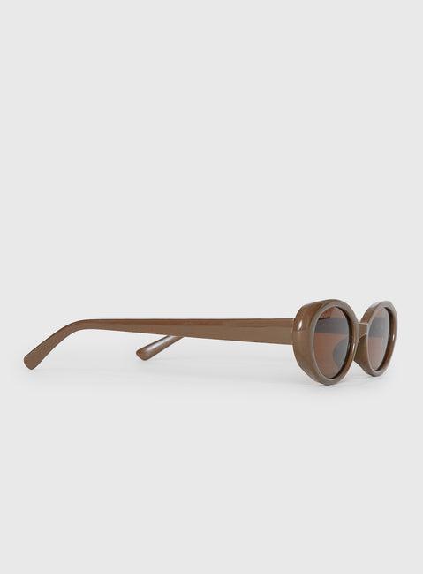 Beenna Sunglasses Brown Product Image