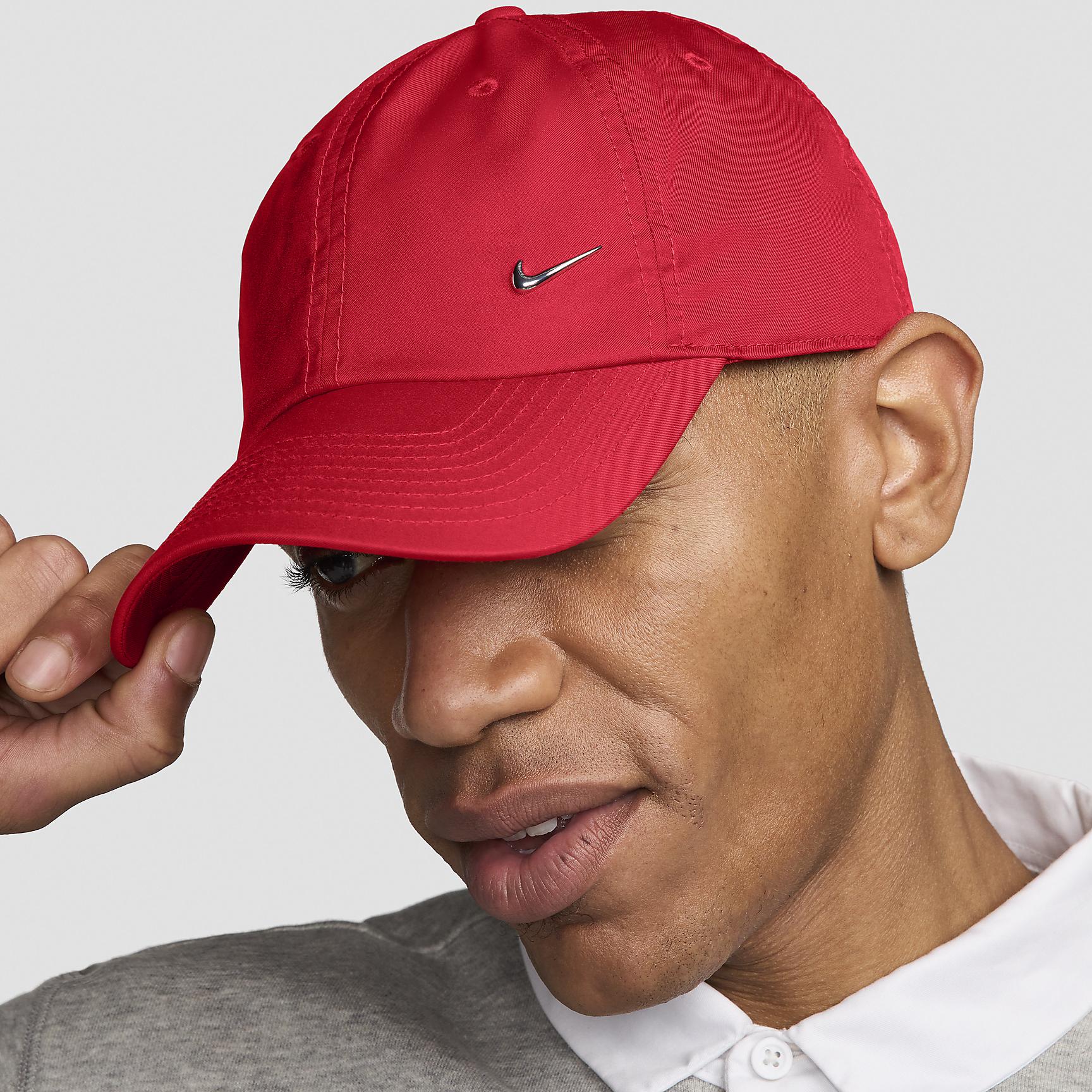Nike Dri-FIT Club Unstructured Metal Swoosh Cap Product Image