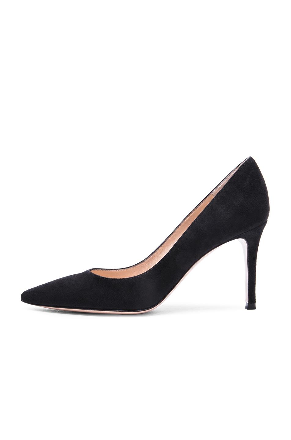 Suede Pumps Product Image