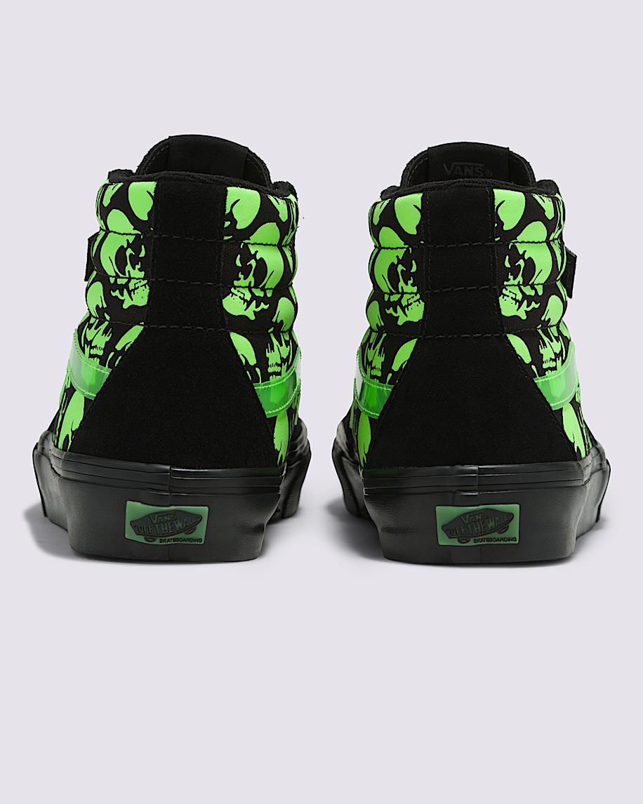 Skate Sk8-Hi Skulls Shoe in Black / Green| Vans US Product Image