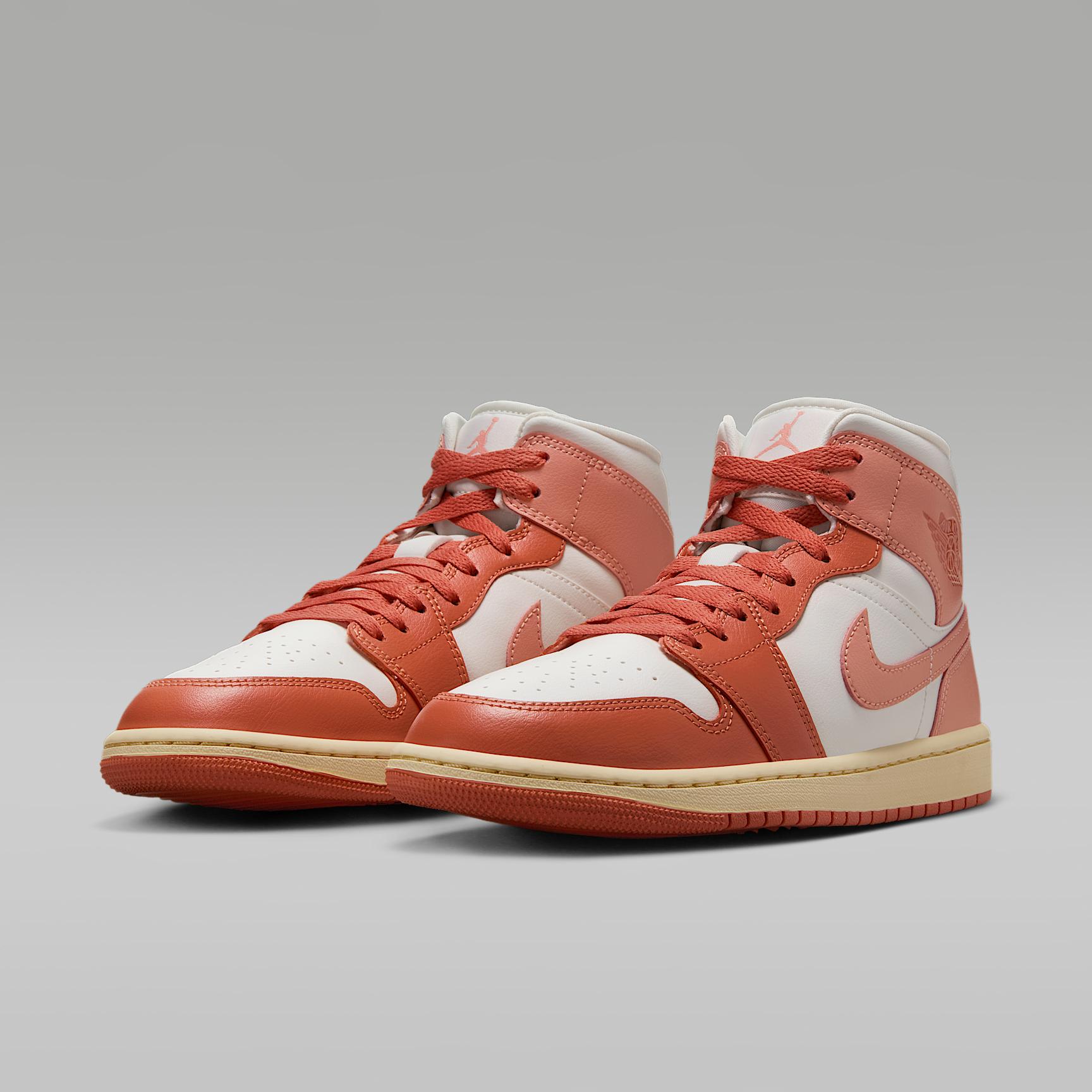 Women's Air Jordan 1 Mid Shoes Product Image
