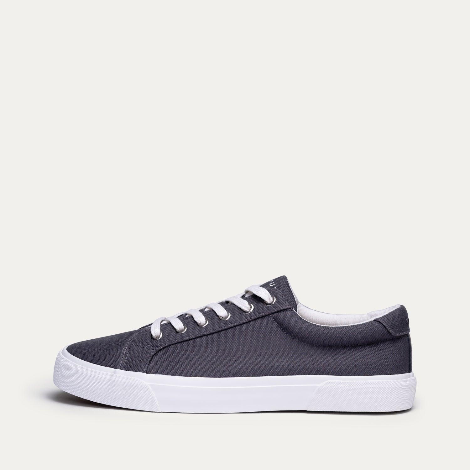 Bowery Canvas Sneaker Male Product Image