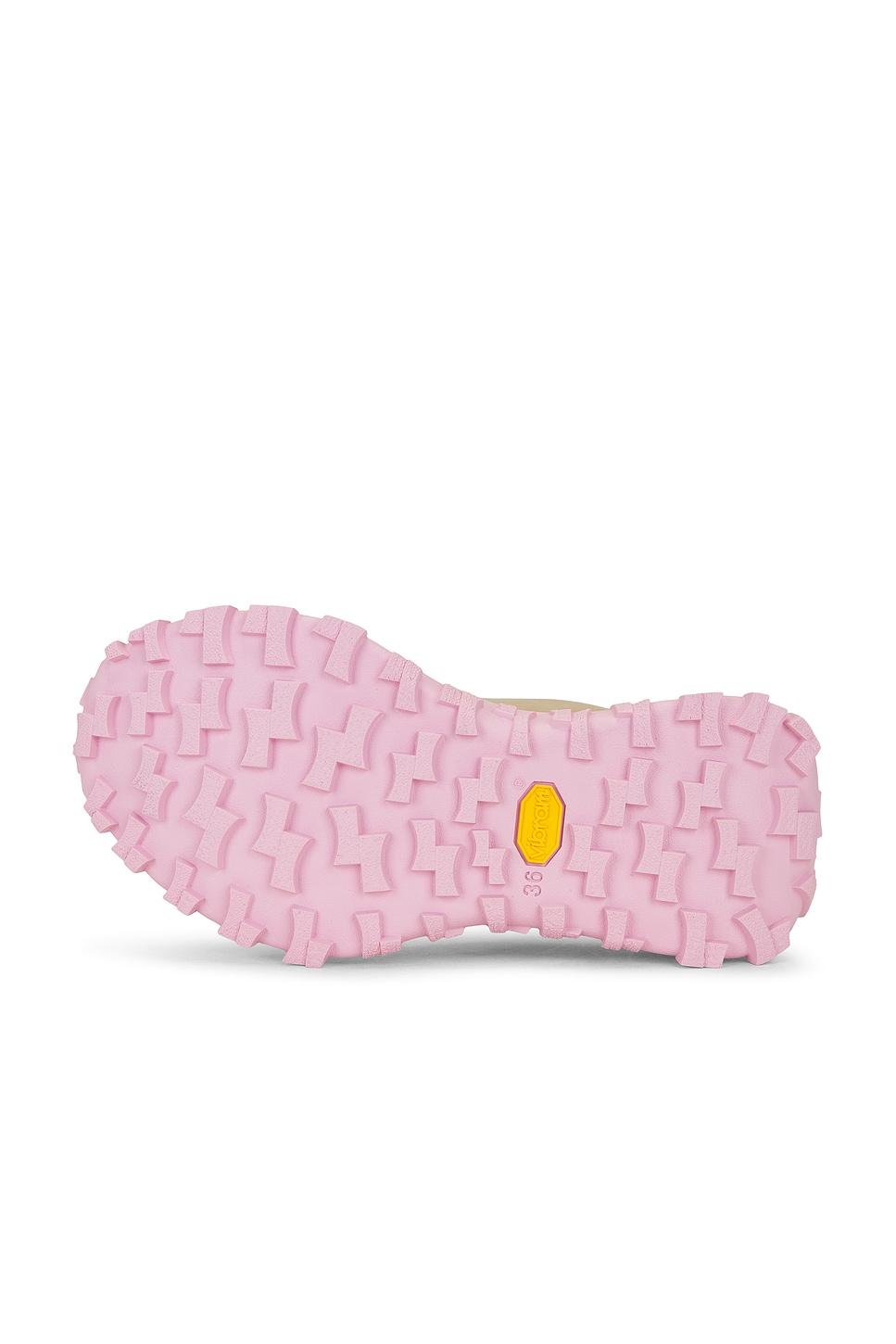 Drift Trail Sneaker Camper Product Image