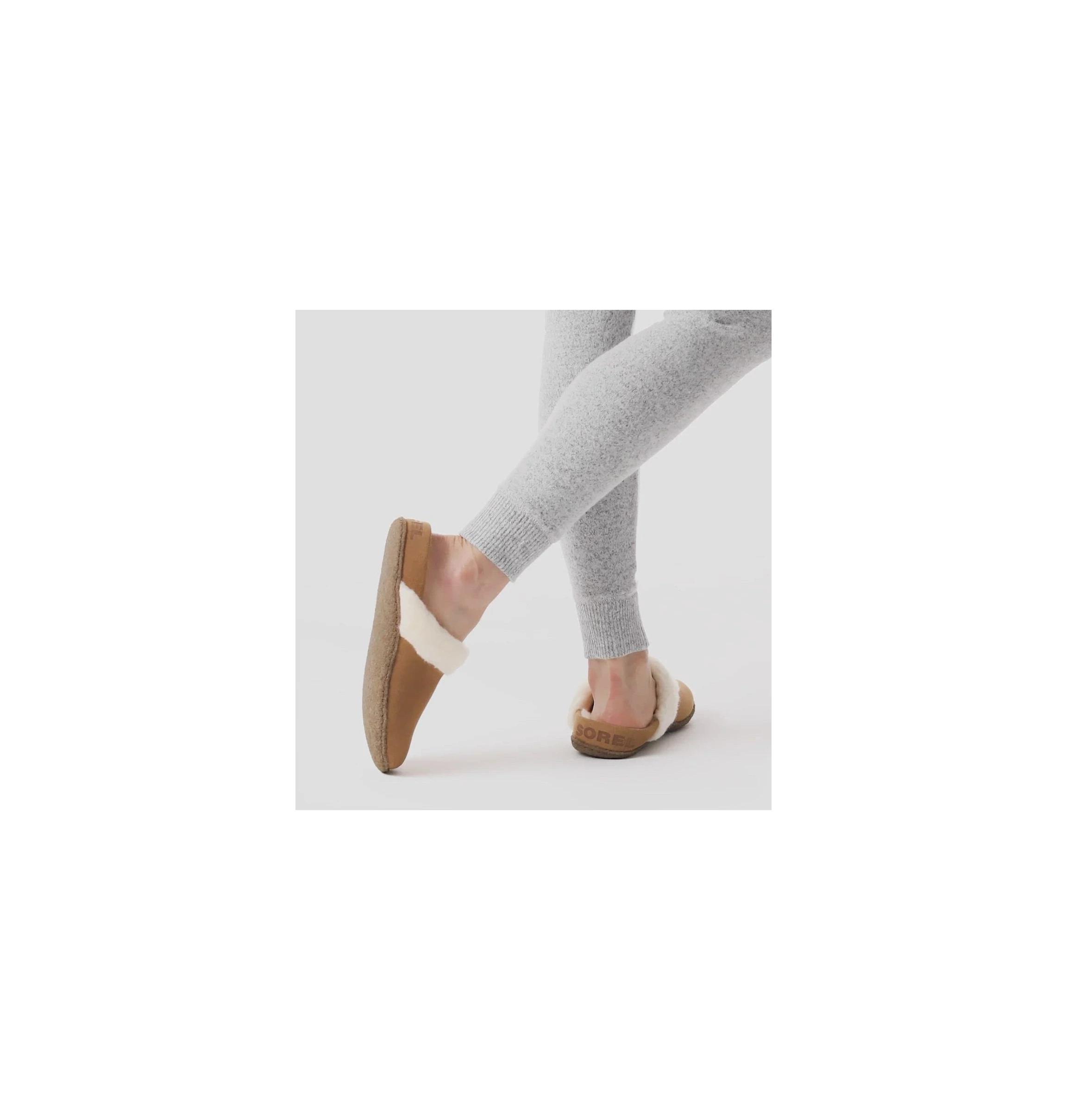 NAKISKA™ Slide II Women's Slipper Product Image