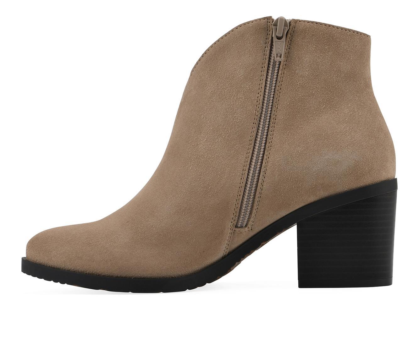 Women's White Mountain Tattle Booties Product Image