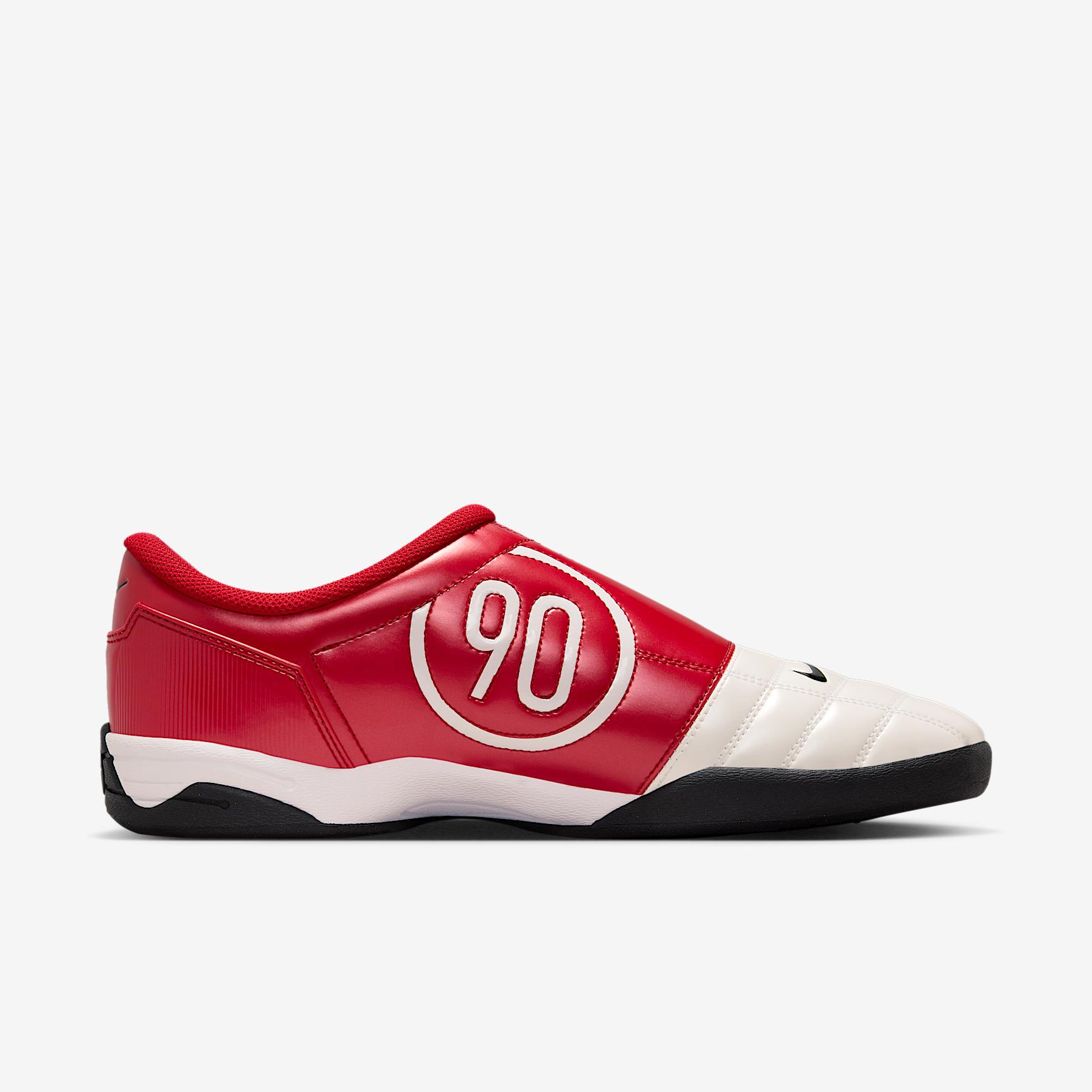 Nike Men's Total 90 Shoes Product Image