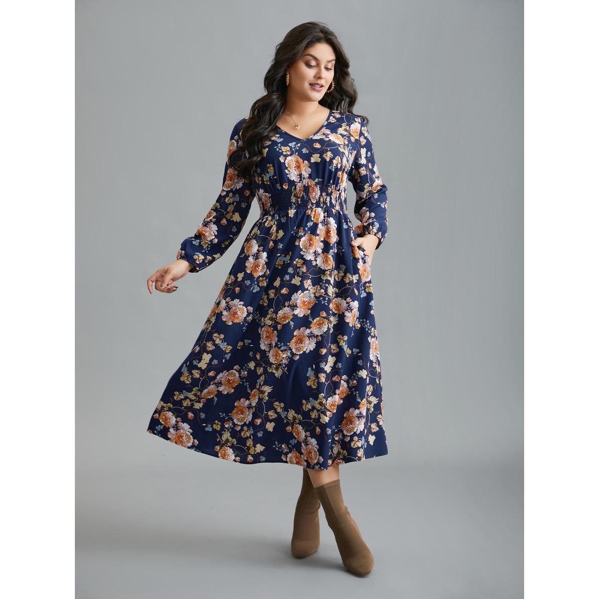 Plus Size Floral Shirred V-Neck Maxi Dress DarkBlue Women Elegant Shirred V-neck Long Sleeve Curvy BloomChic 28/5X Product Image