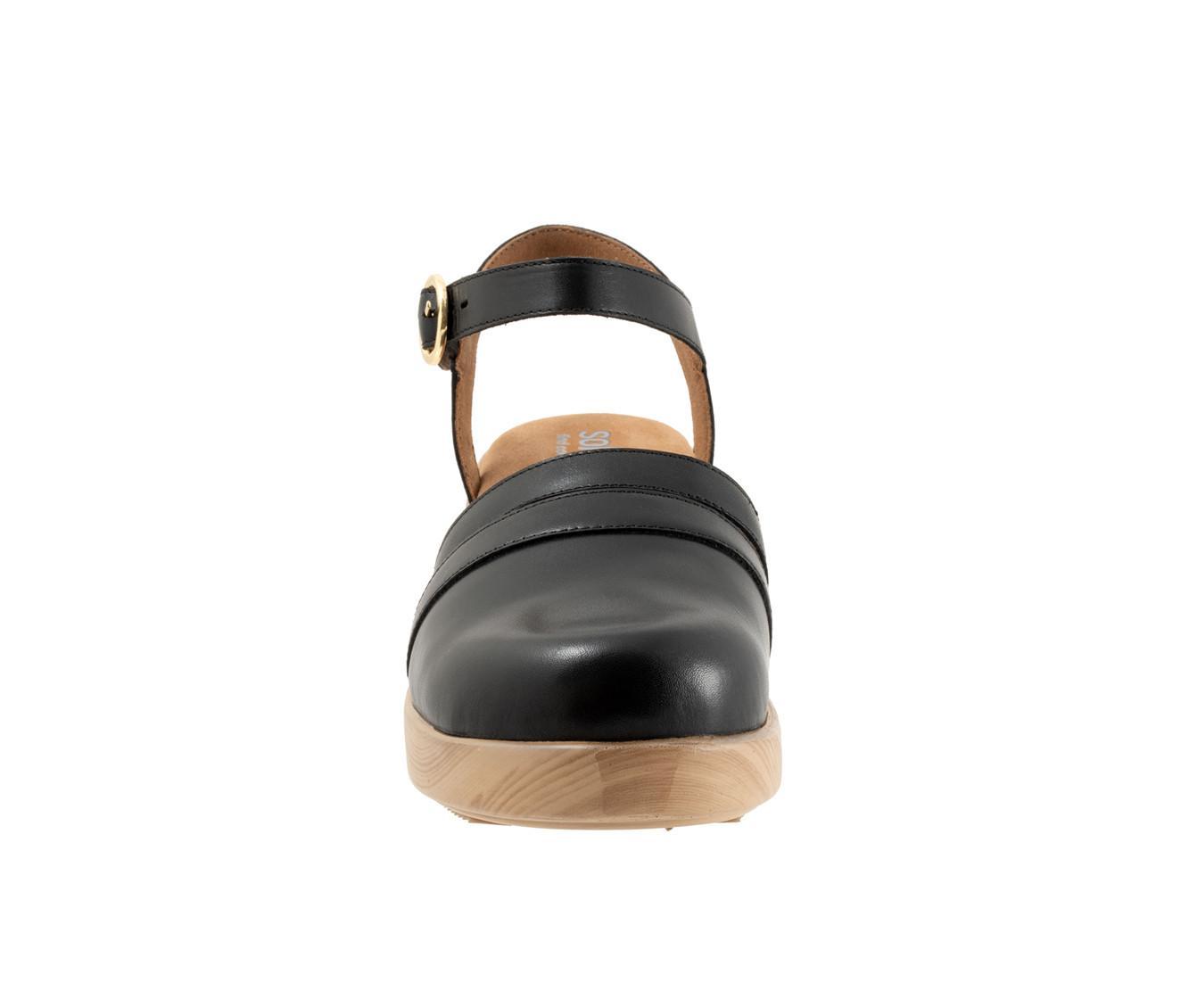 Women's Softwalk Fillmore Clogs Product Image
