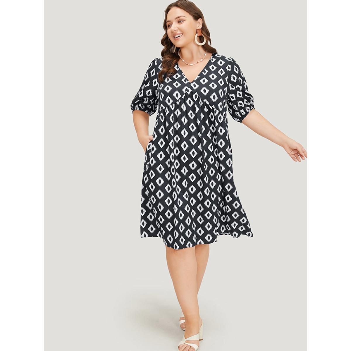 Plus Size Geometric Print Gathered Pocket Puff Sleeve Dress Black Women Vacation Gathered V-neck Short sleeve Curvy Knee Dress BloomChic 12/L Product Image