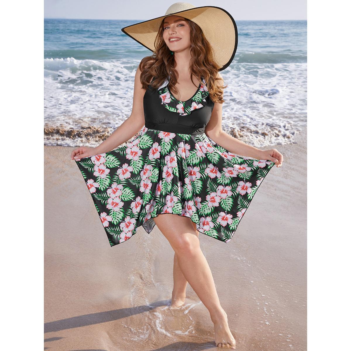 Plus Size Tropical Print Ruffle Trim Hanky Hem Tankini Top Women's Swimwear BlackFlower Vacation Adjustable Straps High stretch Bodycon U-neck Curve Swim Tops BloomChic 10/M Product Image