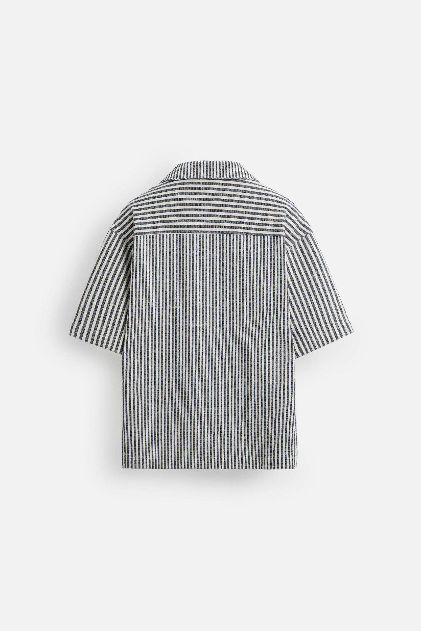 RELAXED FIT SEERSUCKER SHIRT Product Image