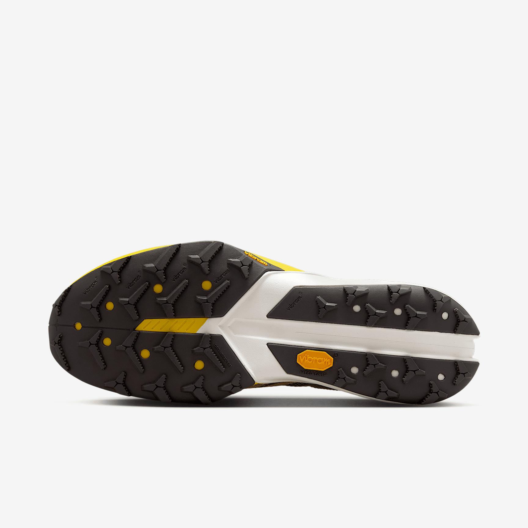 Nike Men's Kiger 10 Trail Running Shoes Product Image