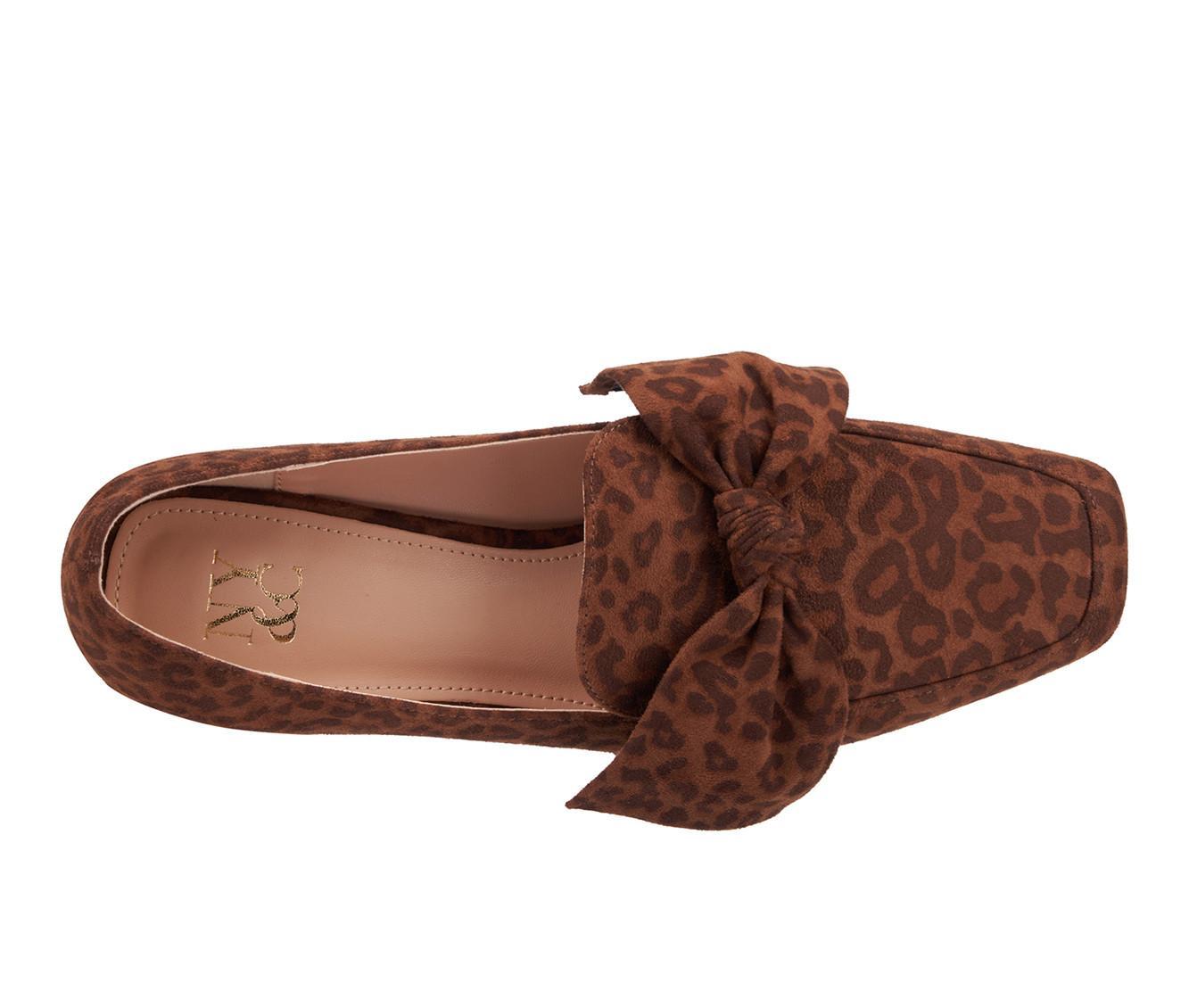 Women's New York and Company Domenica Loafers Product Image