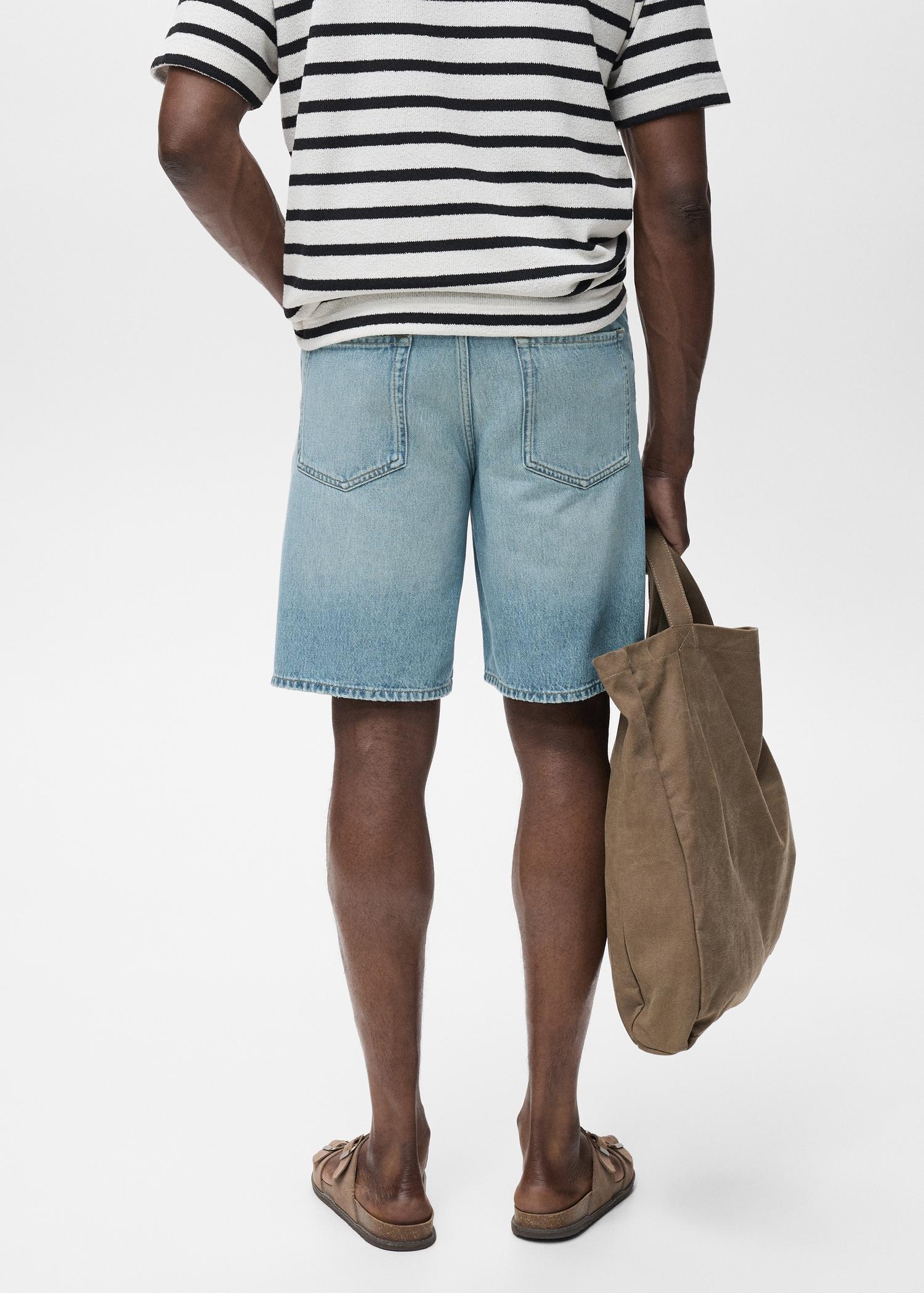Regular-fit denim shorts - Men | MANGO USA Product Image