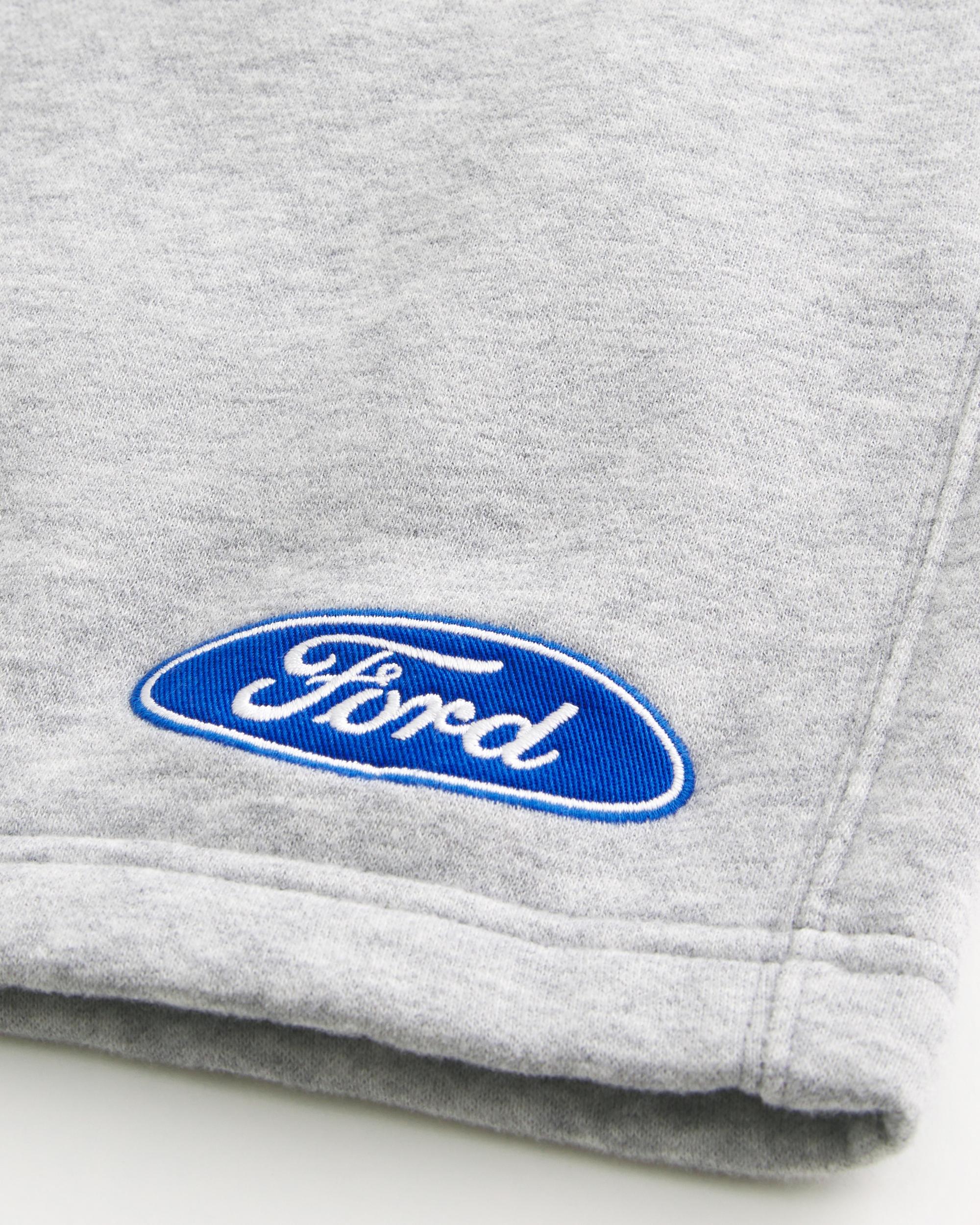 Mid-Thigh Loose Fleece Shorts Product Image